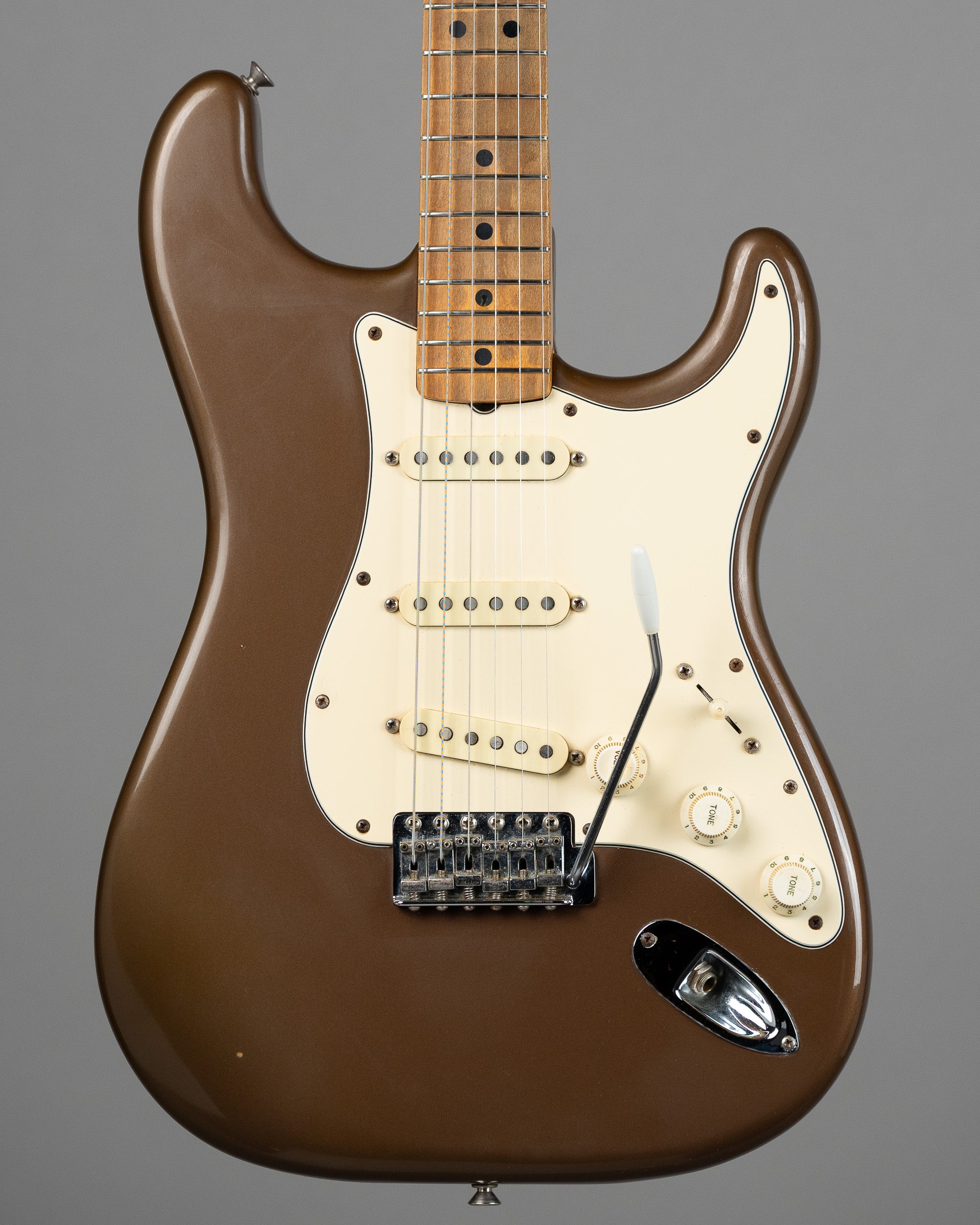 1982 Fender International Series Stratocaster (USA, Sahara Taupe, Tweed Fender Case)