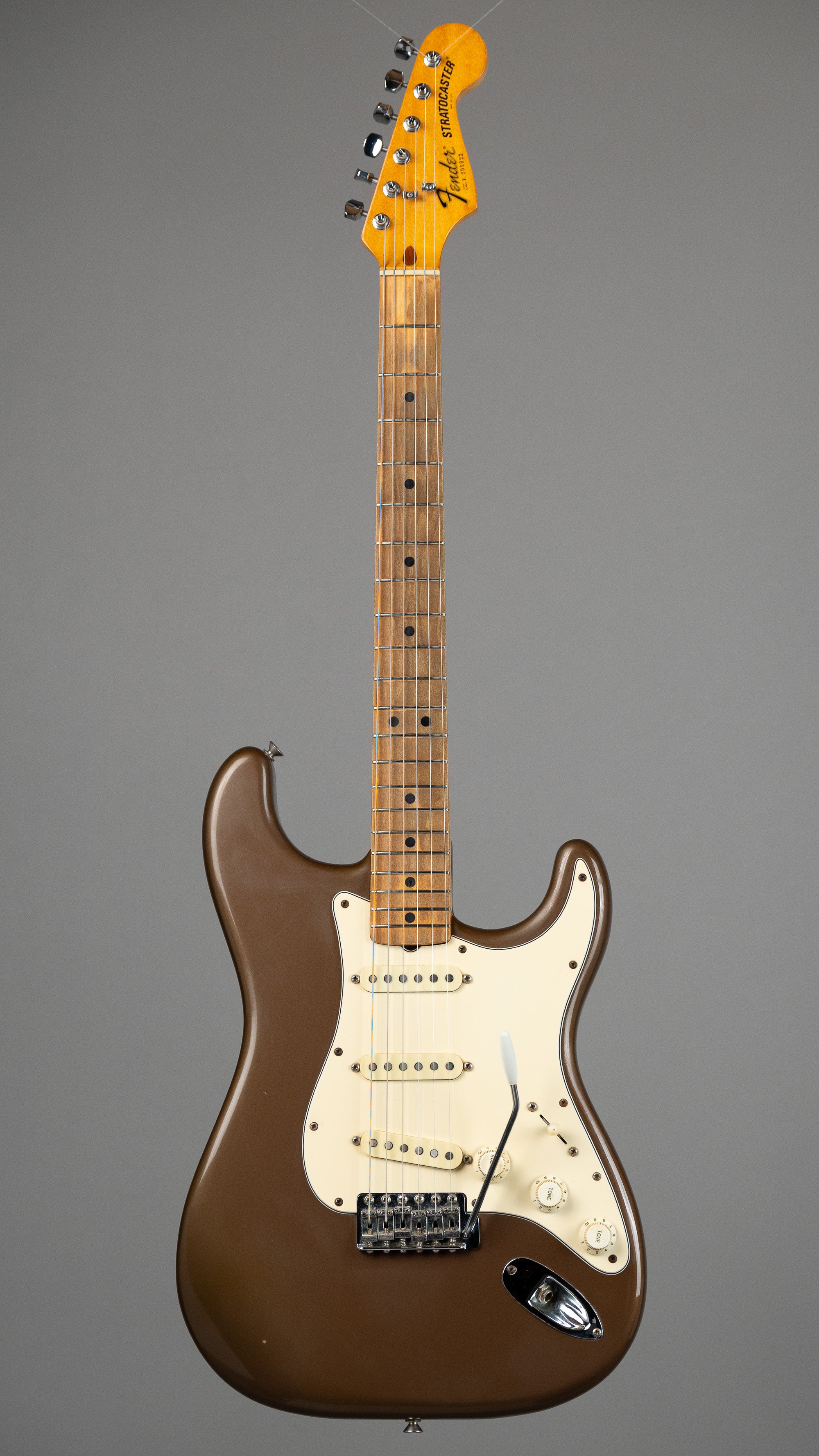 1982 Fender International Series Stratocaster (USA, Sahara Taupe, Tweed Fender Case)