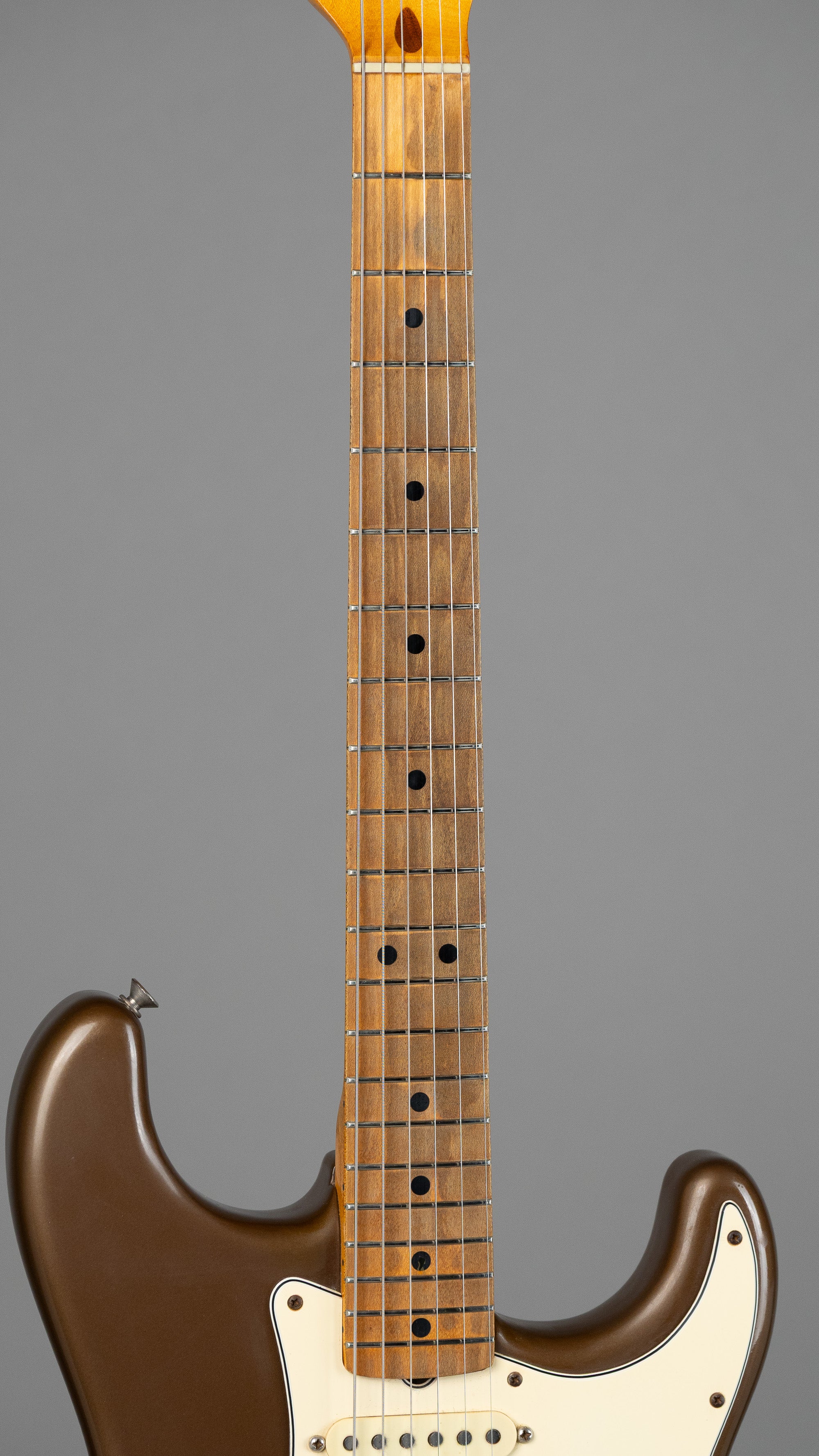 1982 Fender International Series Stratocaster (USA, Sahara Taupe, Tweed Fender Case)