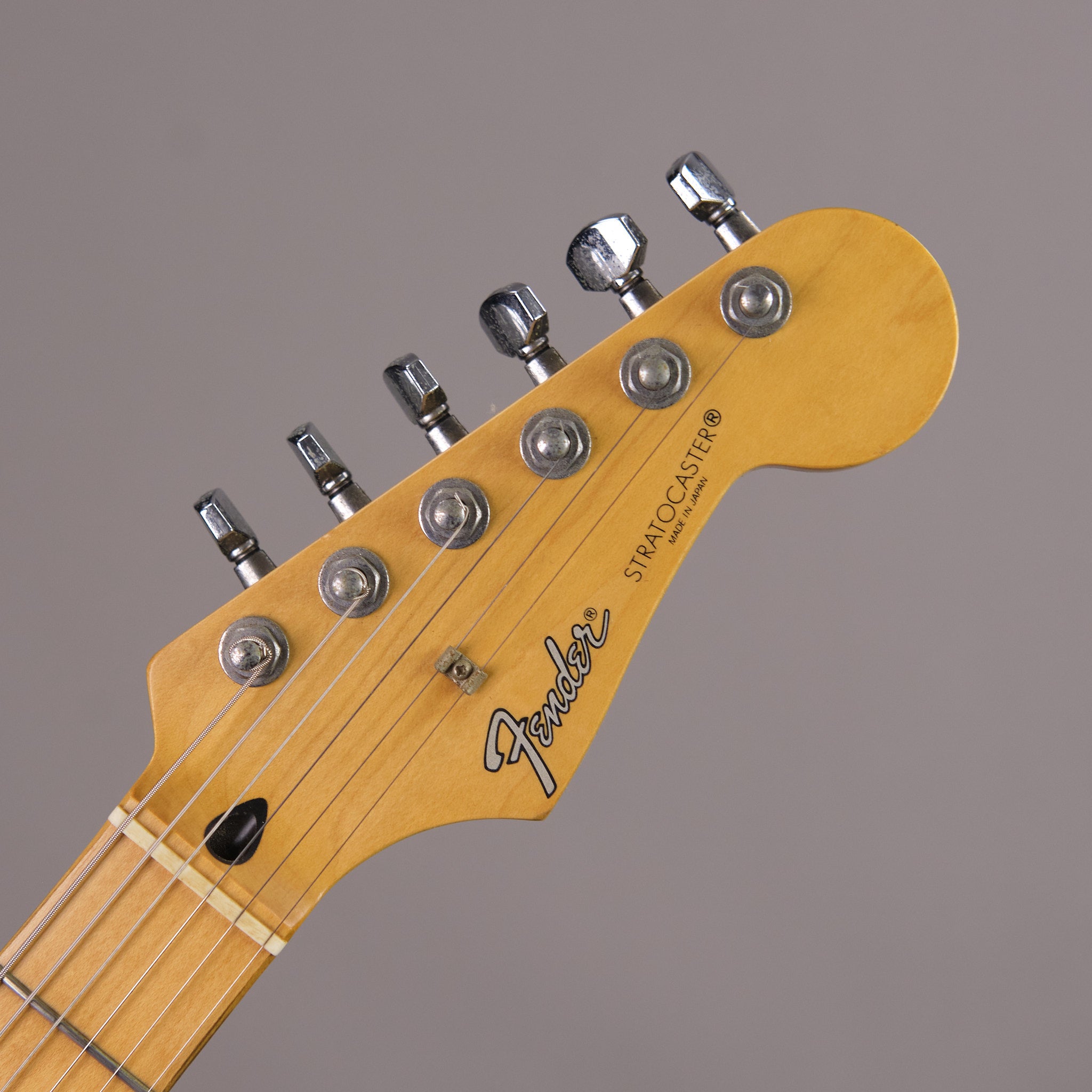 1993 Fender Stratocaster Standard (Japan, Candy Apple Red) *