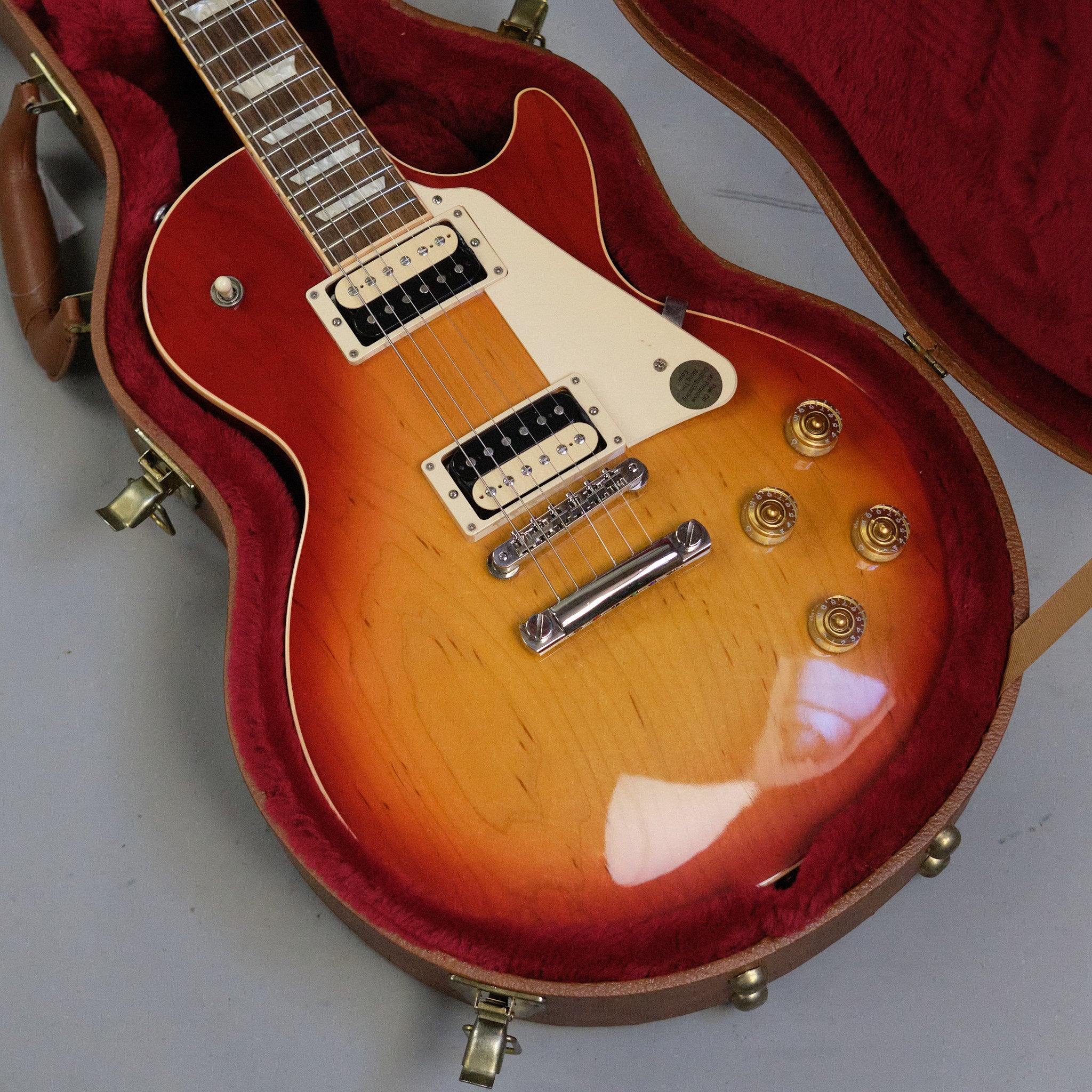 2017 Gibson Les Paul Classic (USA, Cherry Sunburst, OHSC)