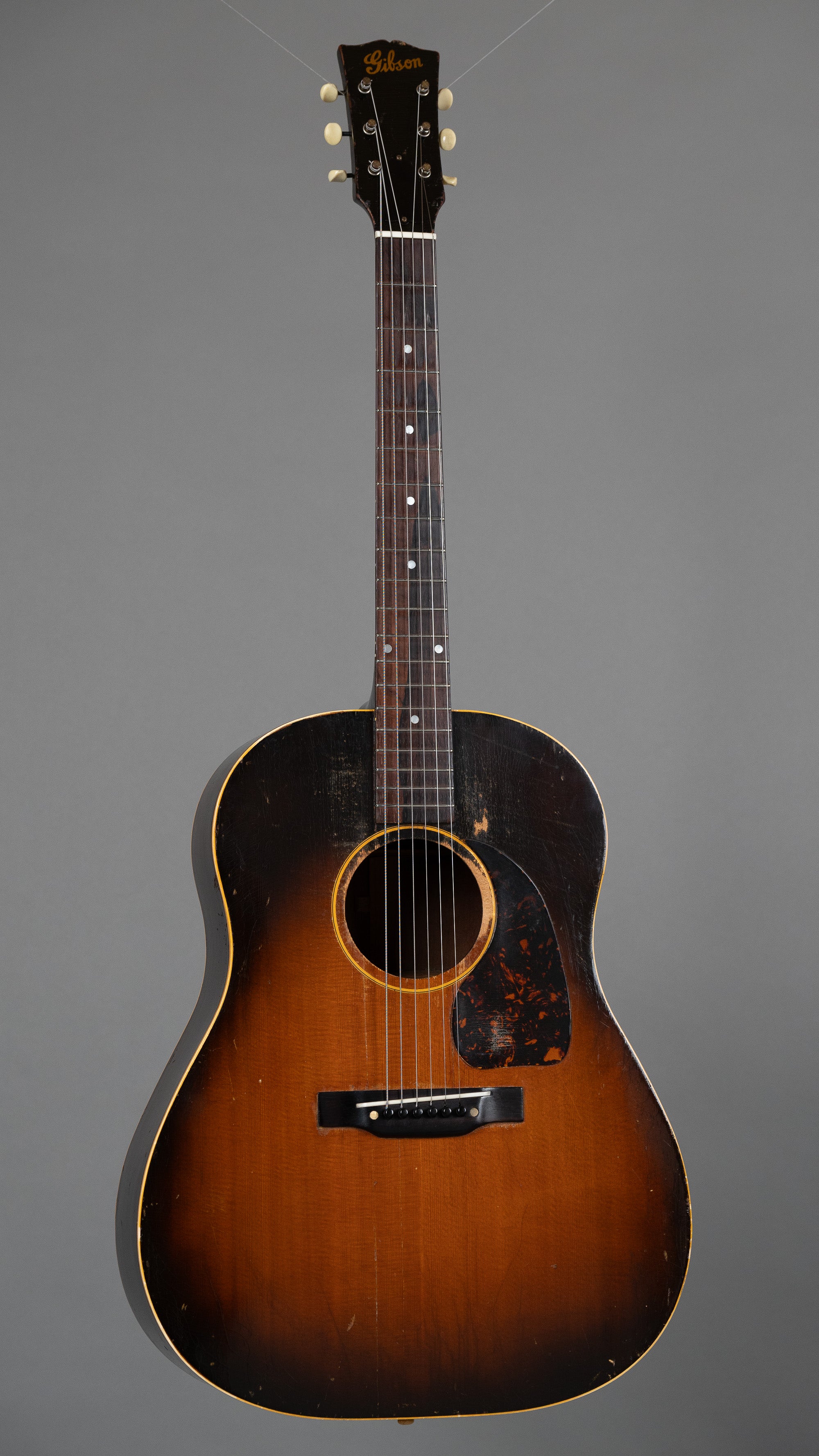 1946 Gibson J-45 (USA, Sunburst, Gibson Case)