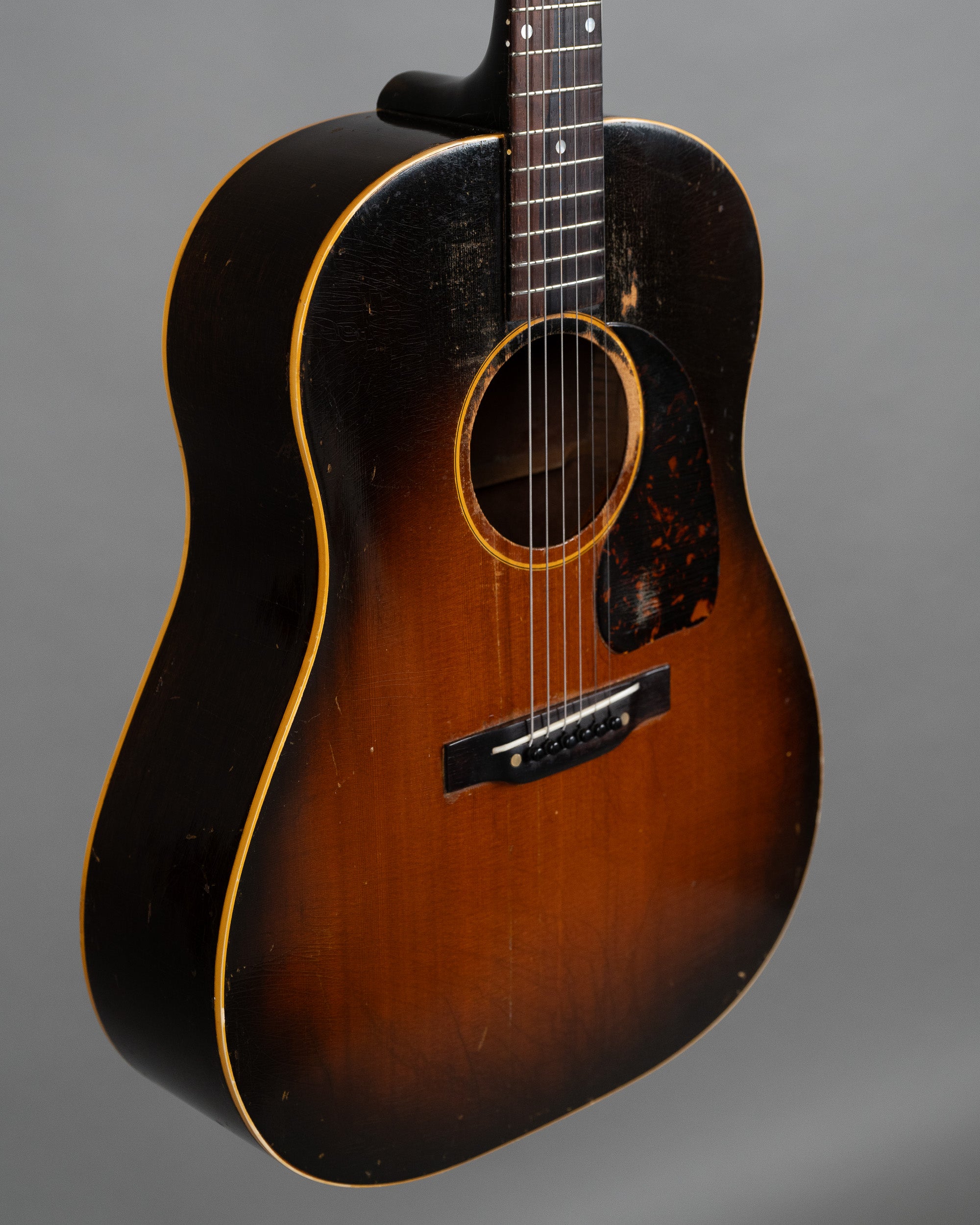 1946 Gibson J-45 (USA, Sunburst, Gibson Case)