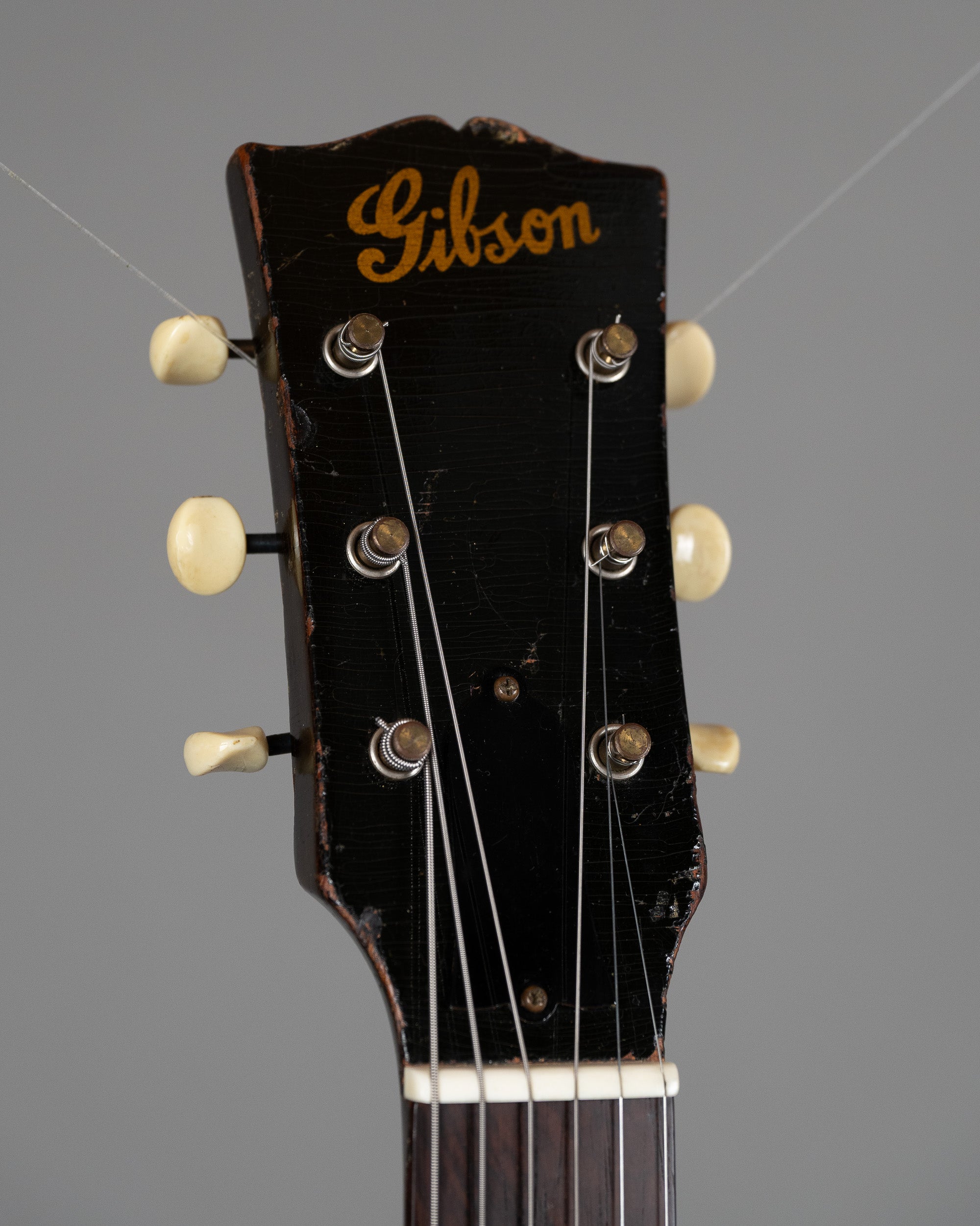 1946 Gibson J-45 (USA, Sunburst, Gibson Case)