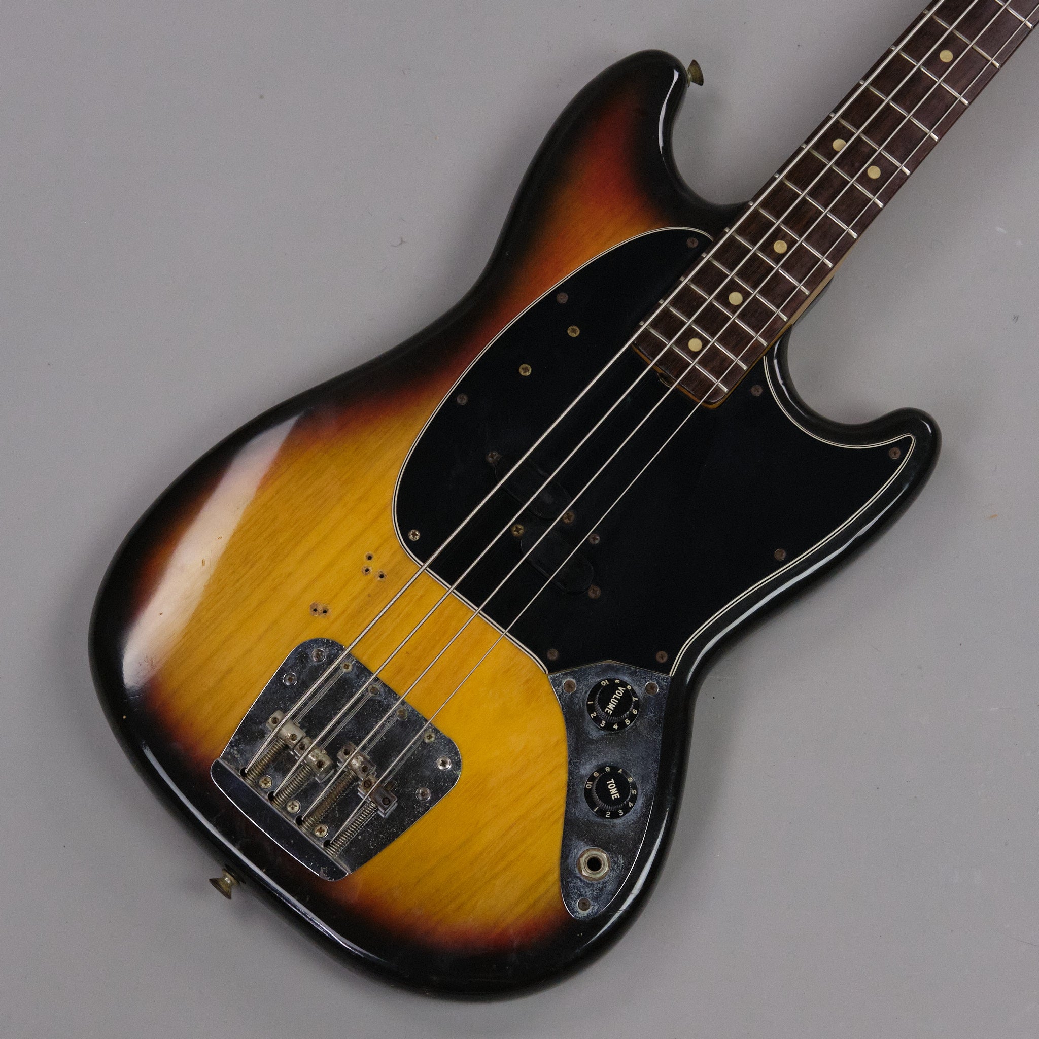 1977 Fender Mustang Bass (USA, Sunburst, OHSC)