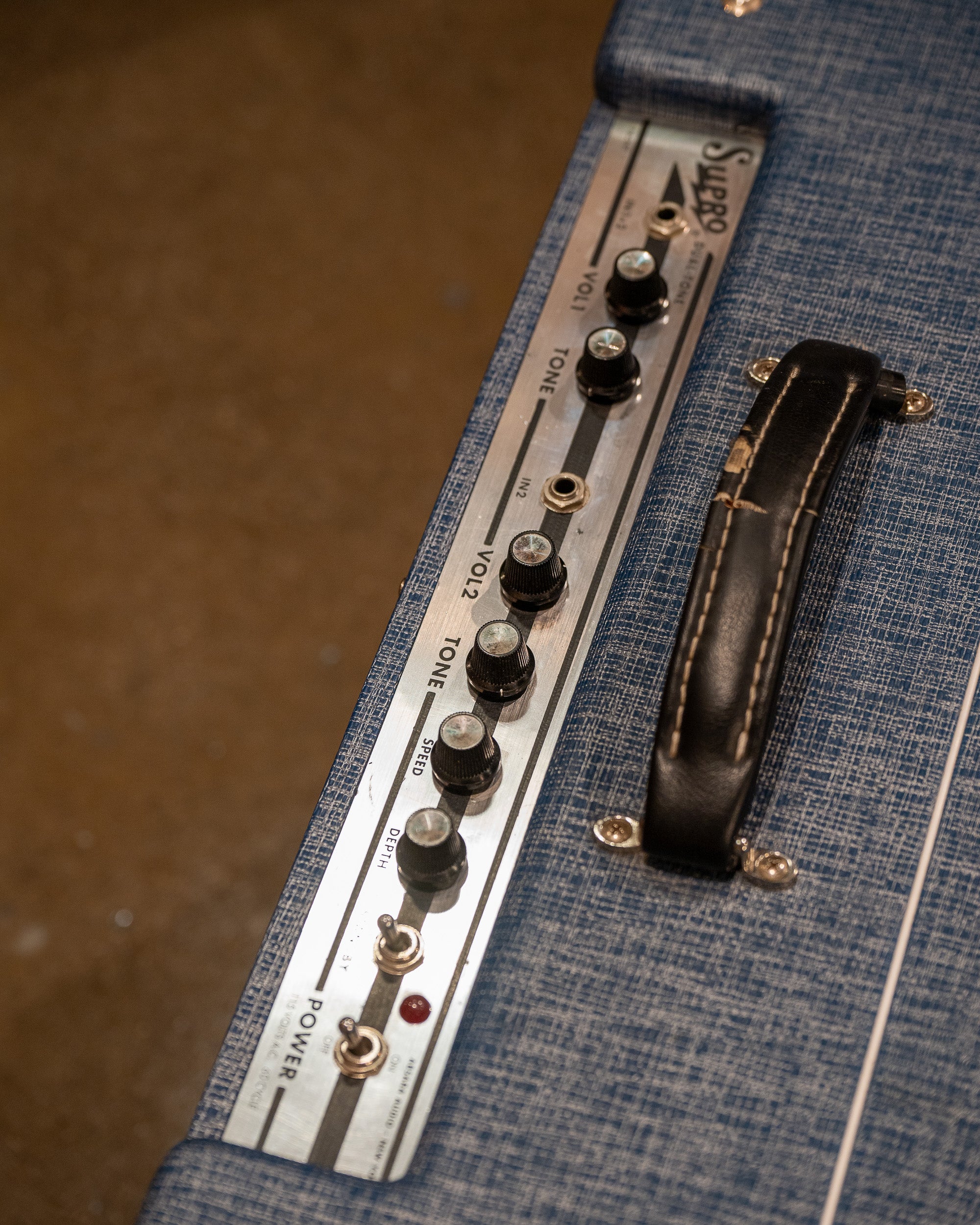 c2010s Supro 1624T Dual Tone (USA, 24 Watts, Cover)