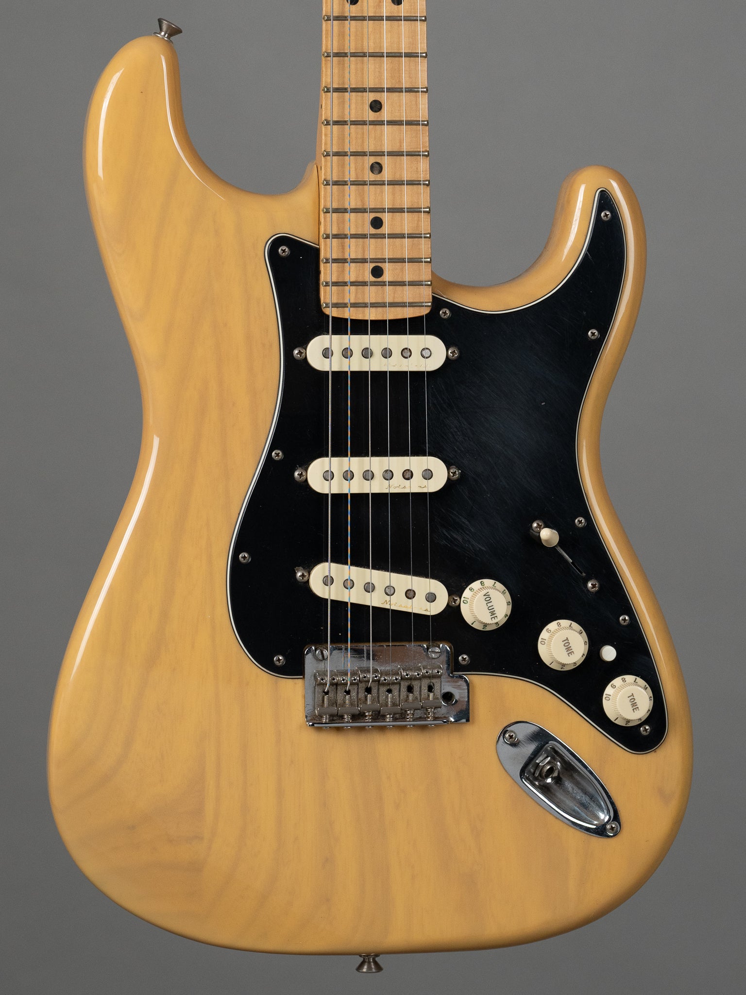 2017 Fender Deluxe Stratocaster (Mexico, Vintage Blonde, HSC)