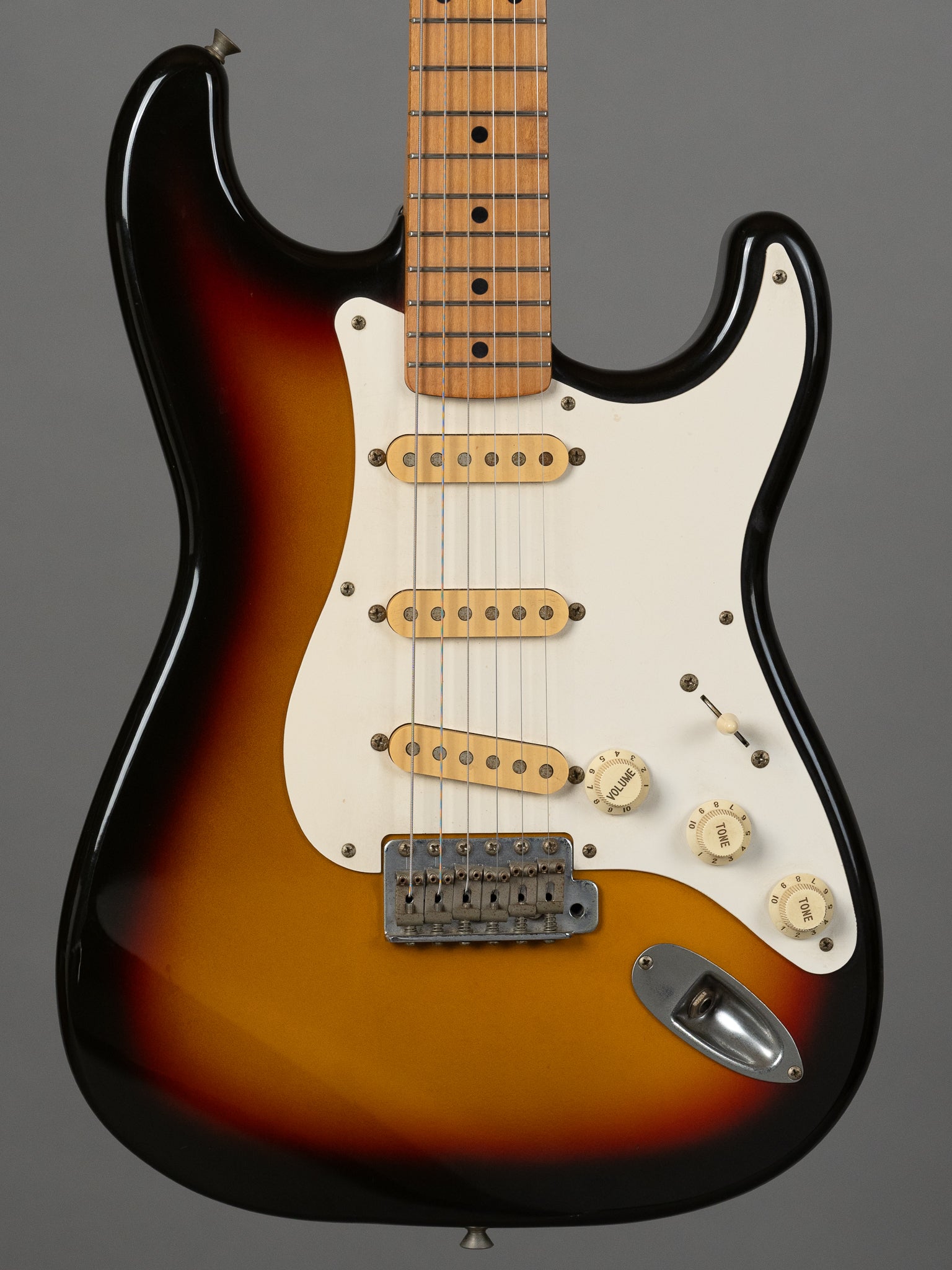 1992 Squier SST-33 Stratocaster (Japan, Sunburst)