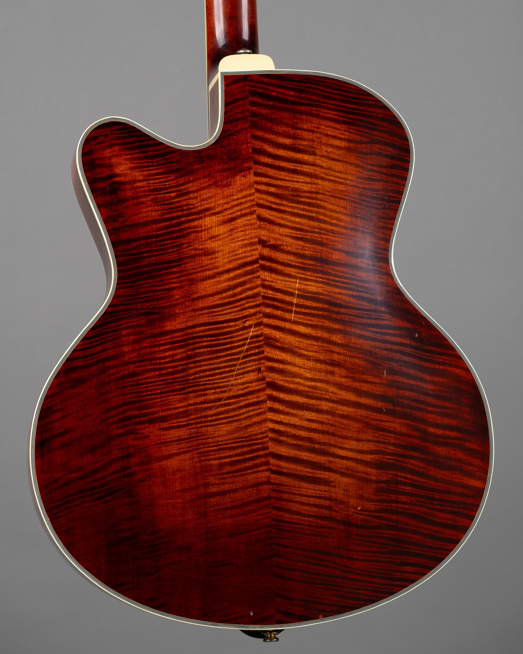 2006 Eastman Uptown Hollow AR810CE (China, Burst, HSC)