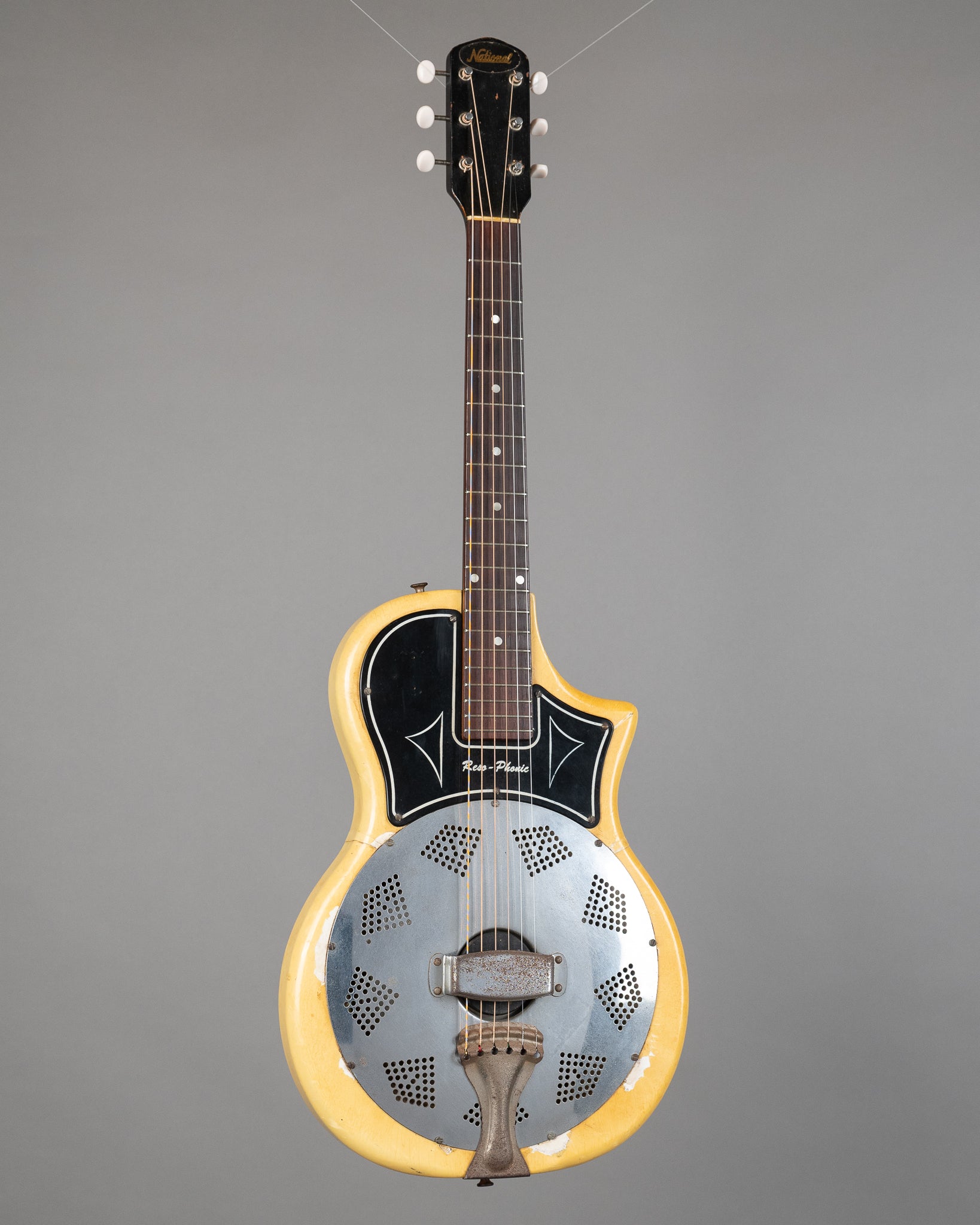 1957 National Resophonic Model 1133 (USA, White Pearloid, Gig Bag)
