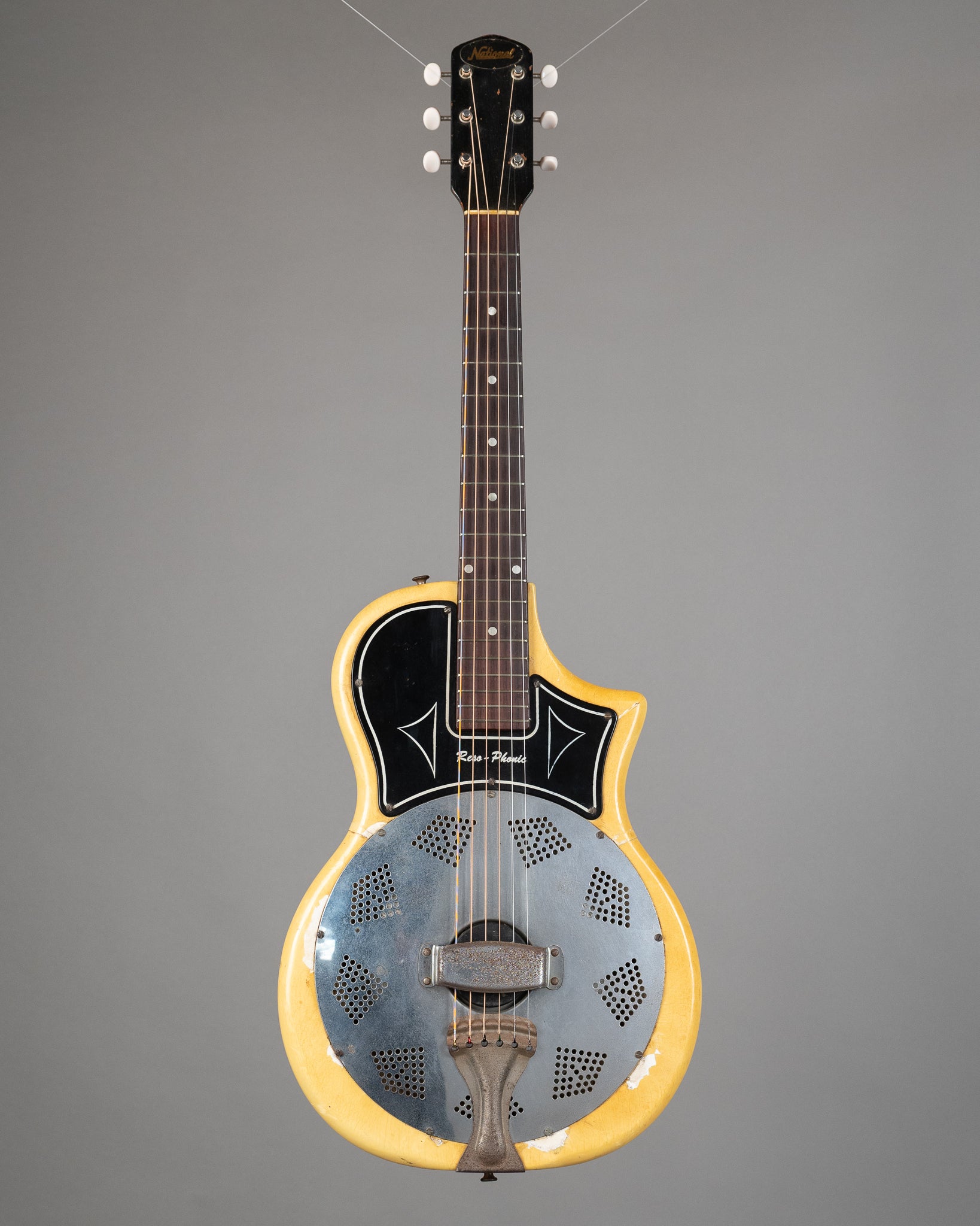 1957 National Resophonic Model 1133 (USA, White Pearloid, Gig Bag)