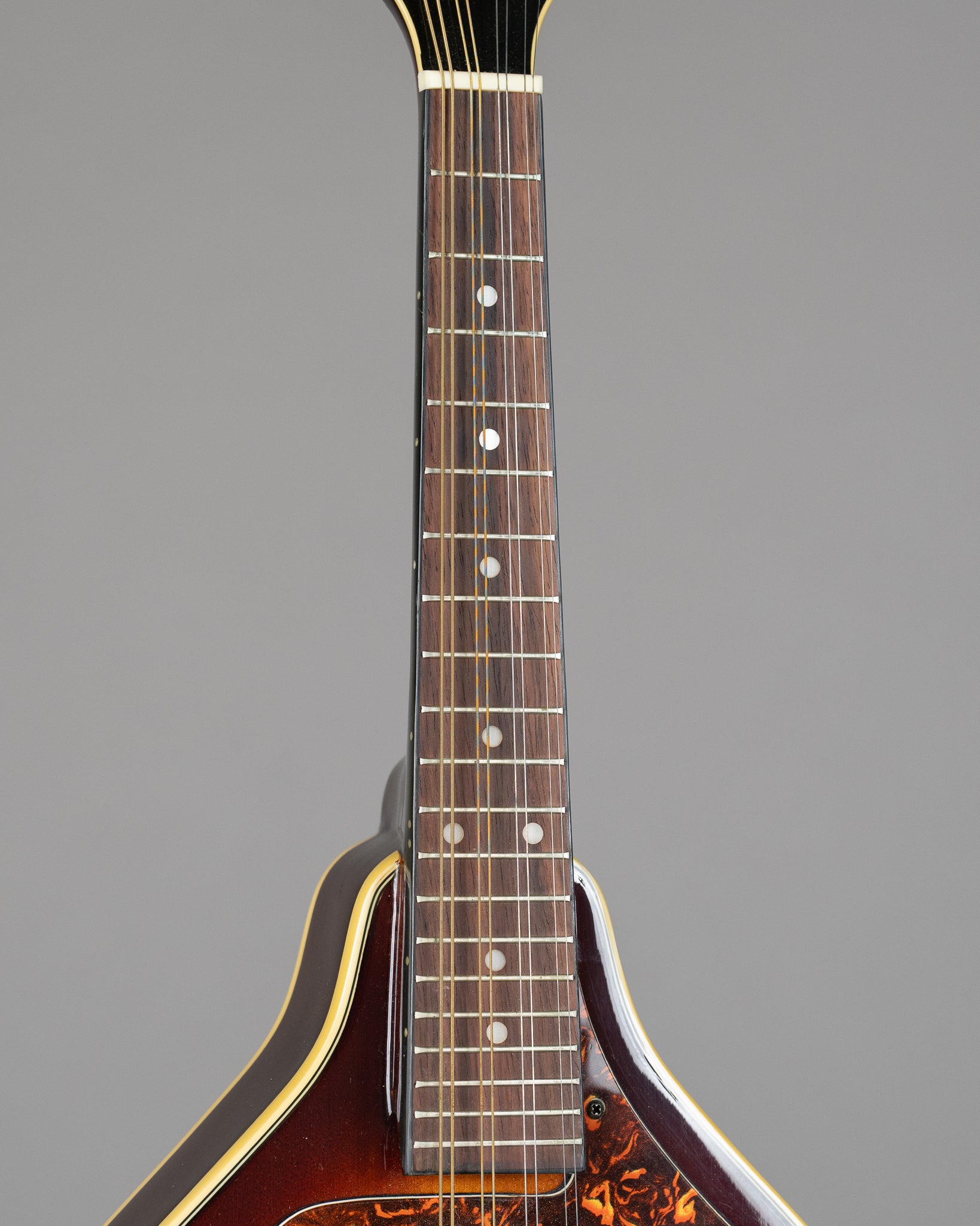 c2000s Aria Mandolin AM200E/BS (Korea, Sunburst, HSC)