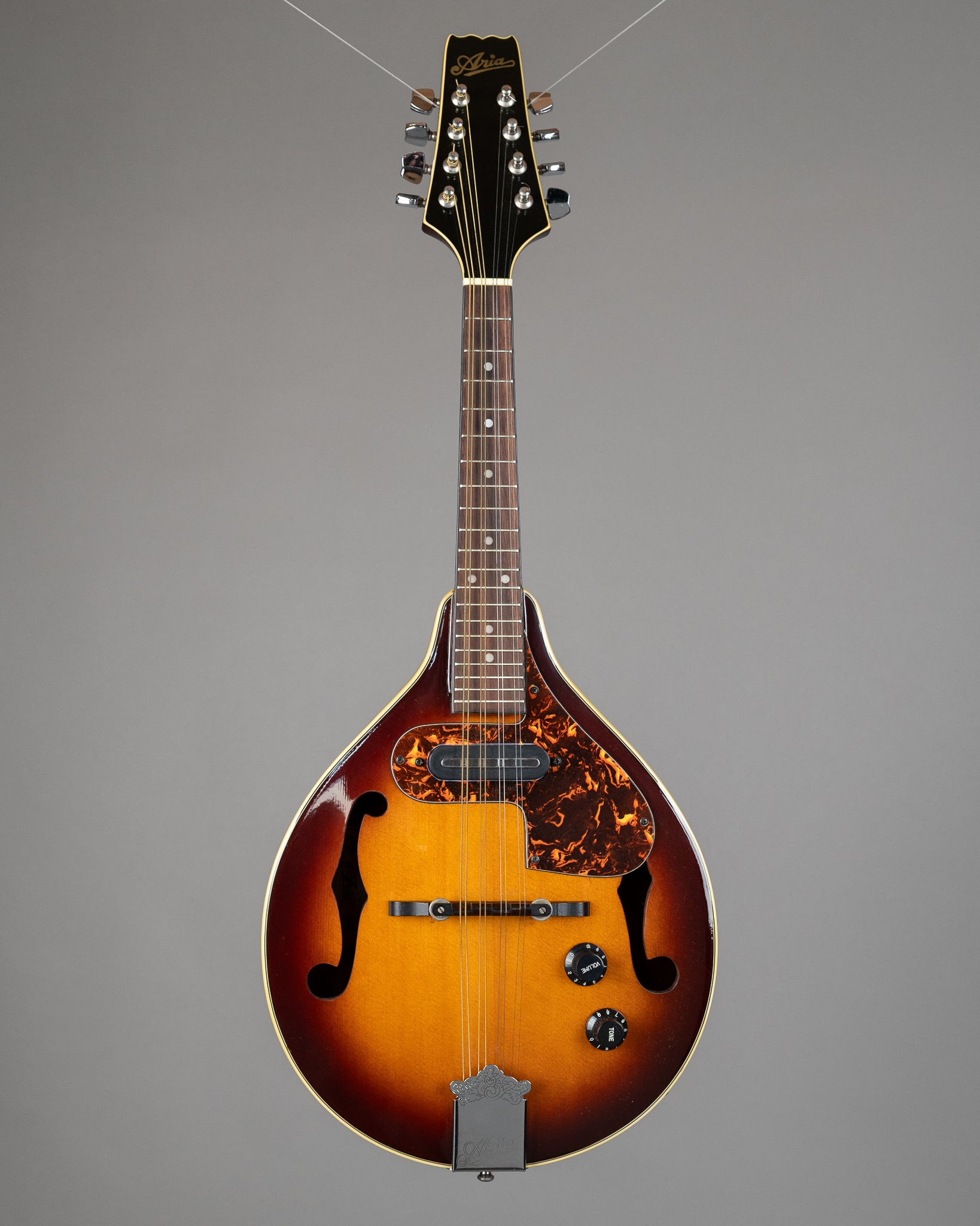 c2000s Aria Mandolin AM200E/BS (Korea, Sunburst, HSC)