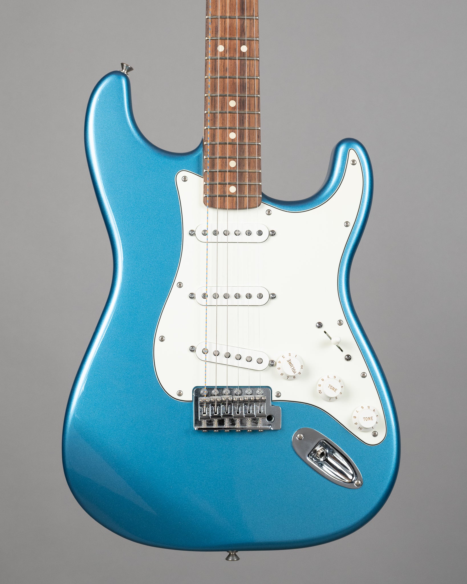 2014 Fender Standard Stratocaster (Mexico, Lake Placid Blue)