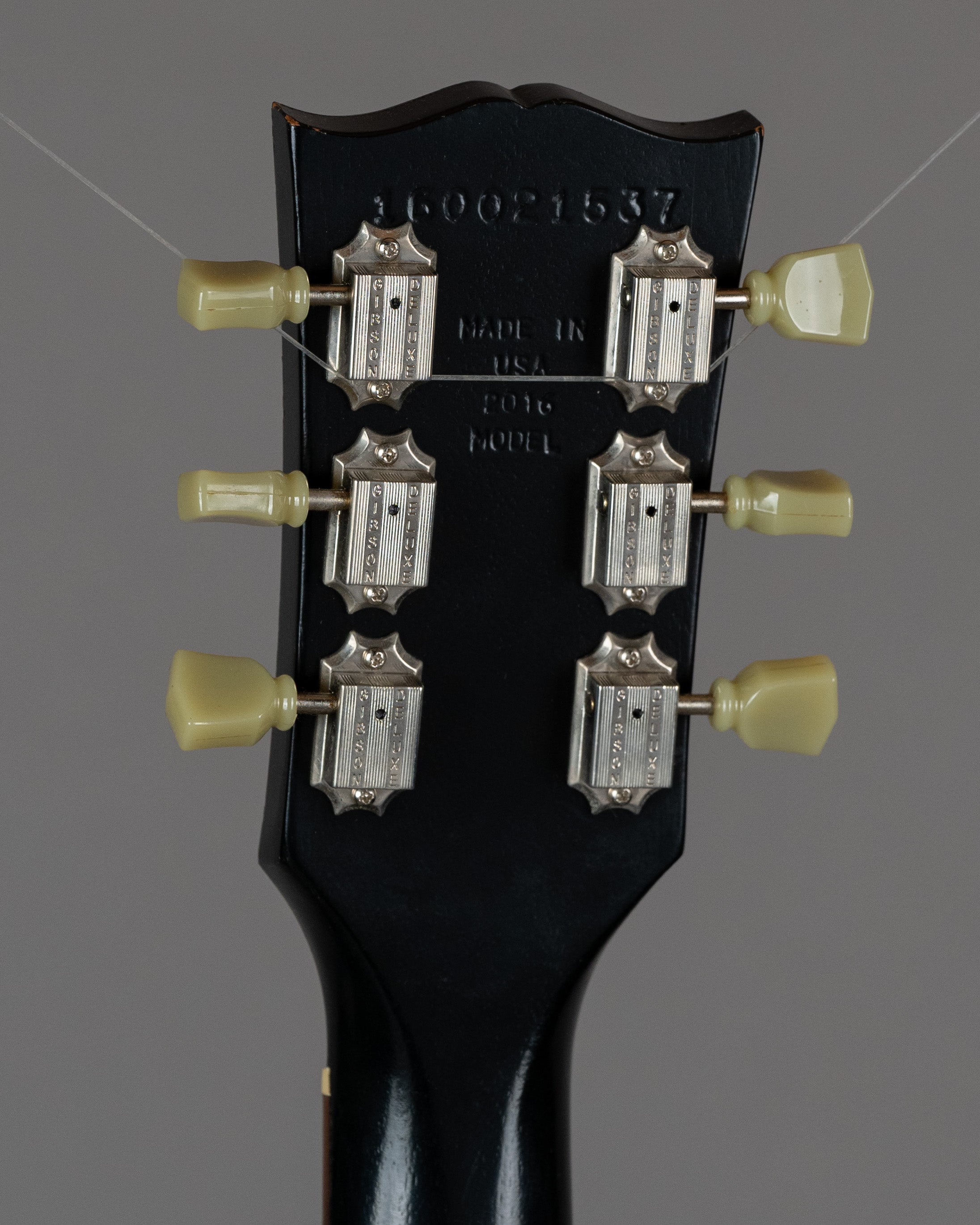 2016 Gibson Les Paul Studio (USA, Satin Black, Gibson Gig Bag)