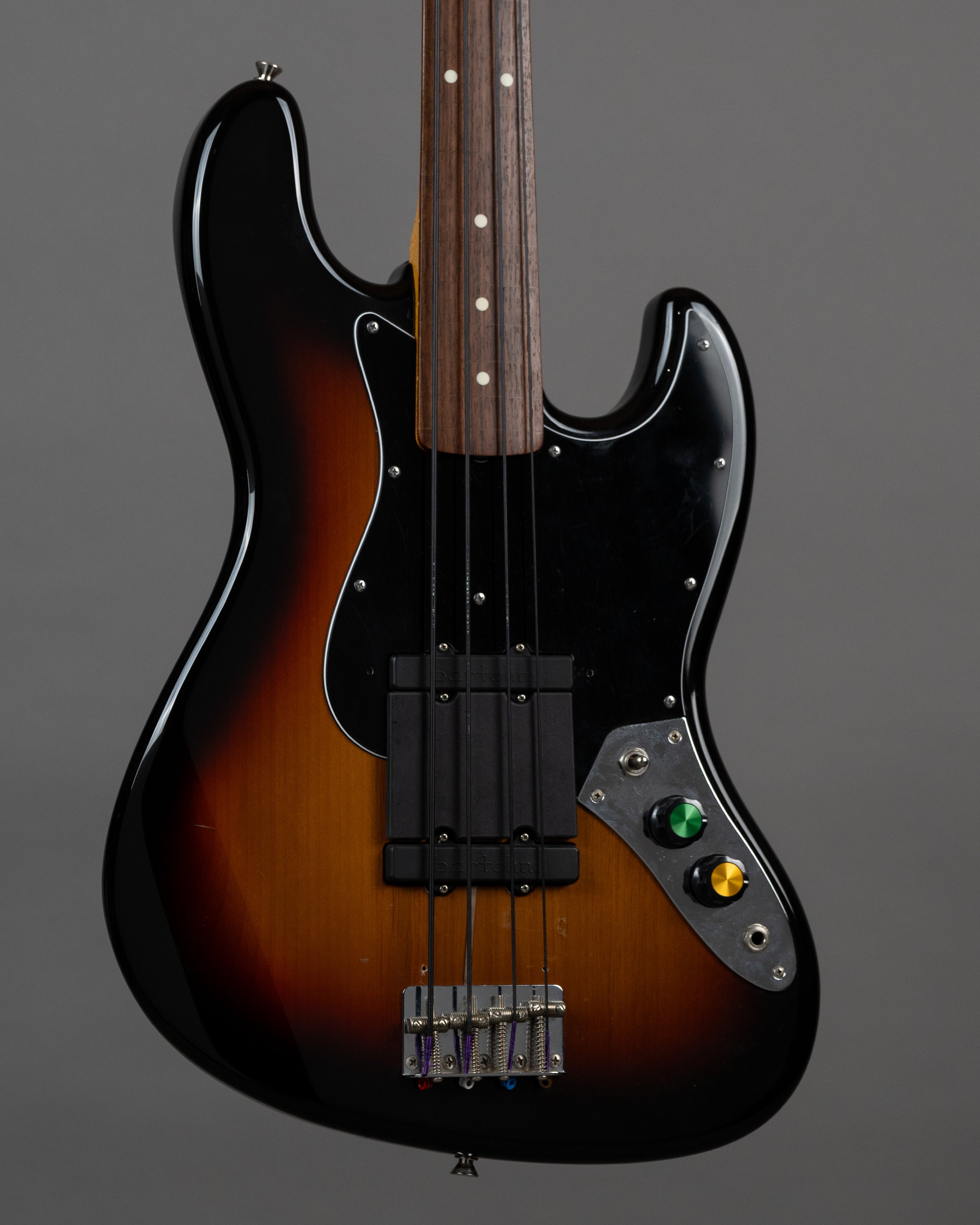 1994 Fender Jazz Bass JB62-FL Lined Fretless MOD (Japan, Bartolini Pickups, Sunburst)