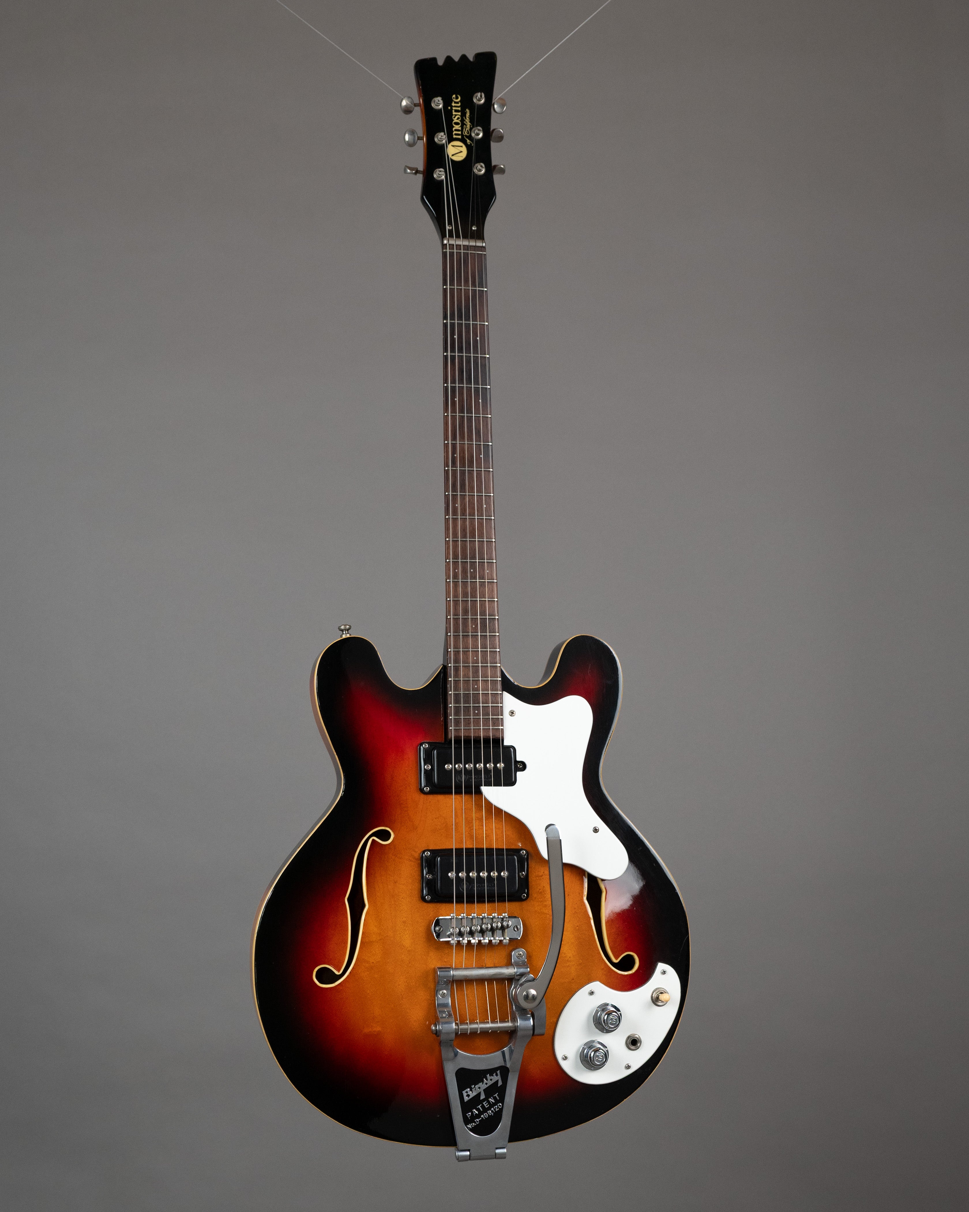 1967 Mosrite Celebrity III (Japan, Sunburst, HSC)