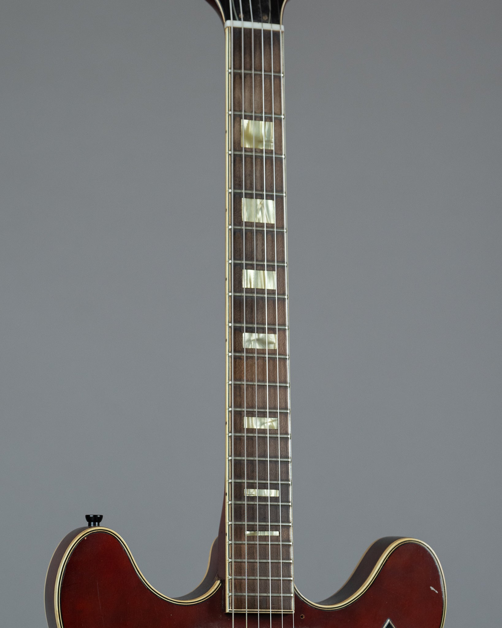 c1967 Harmony H-72 (USA, Cherry, HSC)
