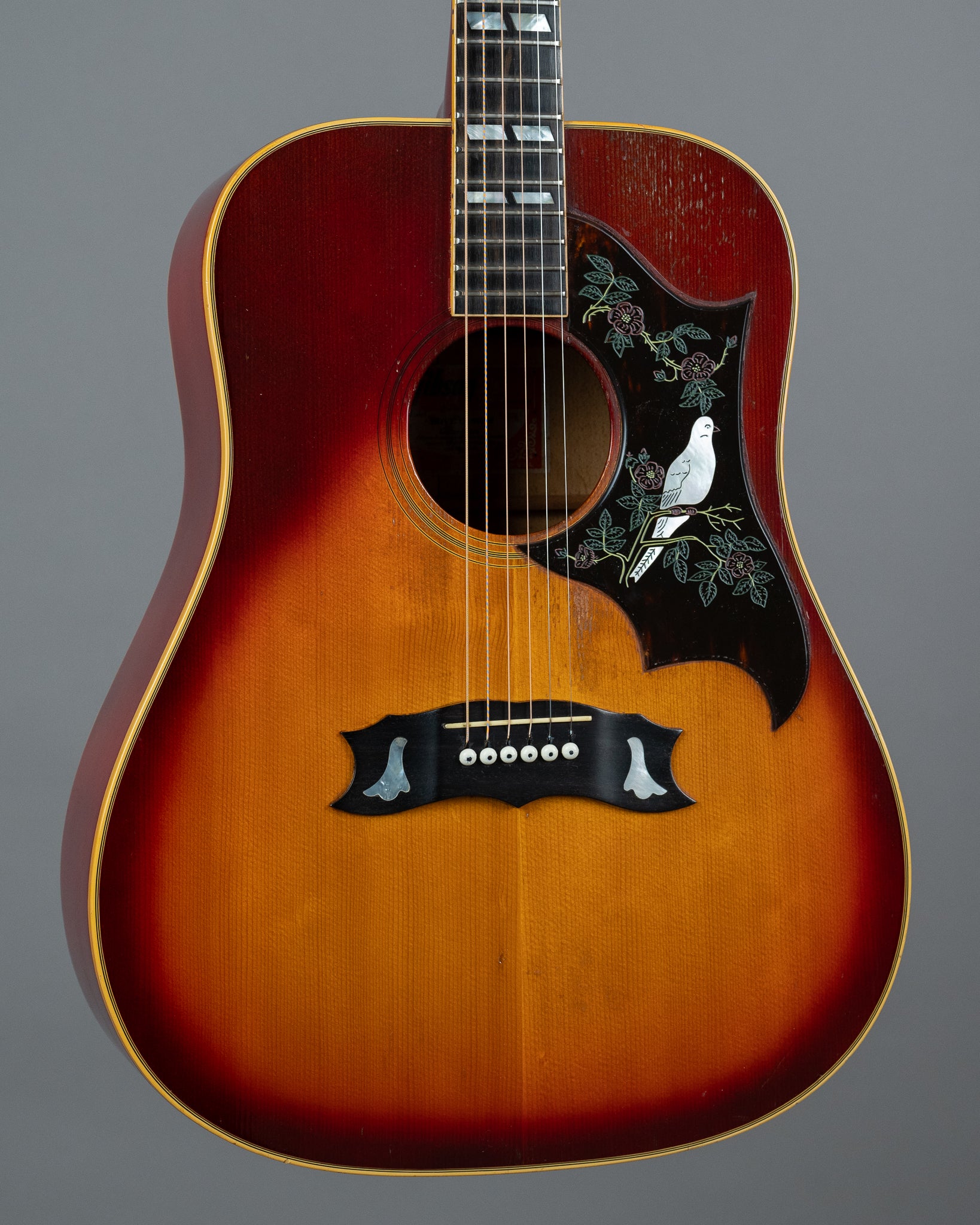 c1970-72 Gibson Dove Custom (USA, Sunburst, HSC)