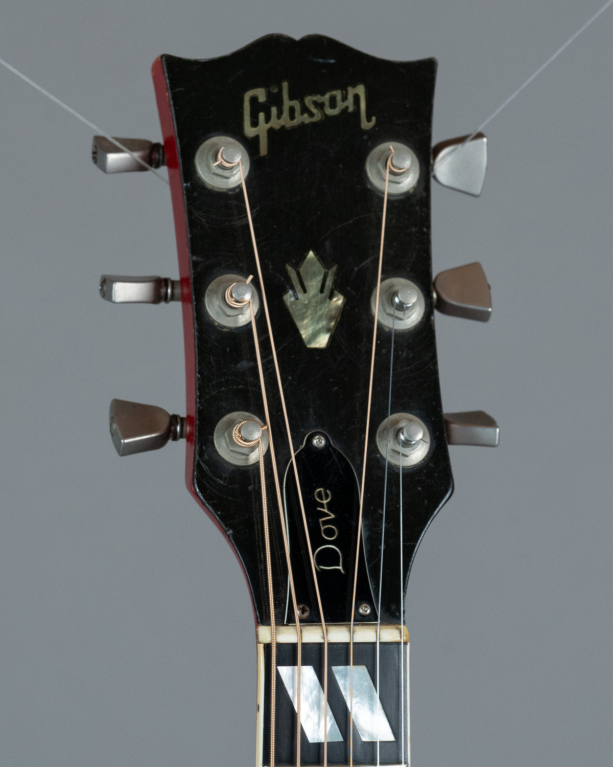 1974 Gibson Dove Custom (USA, Cherry Sunburst, HSC)