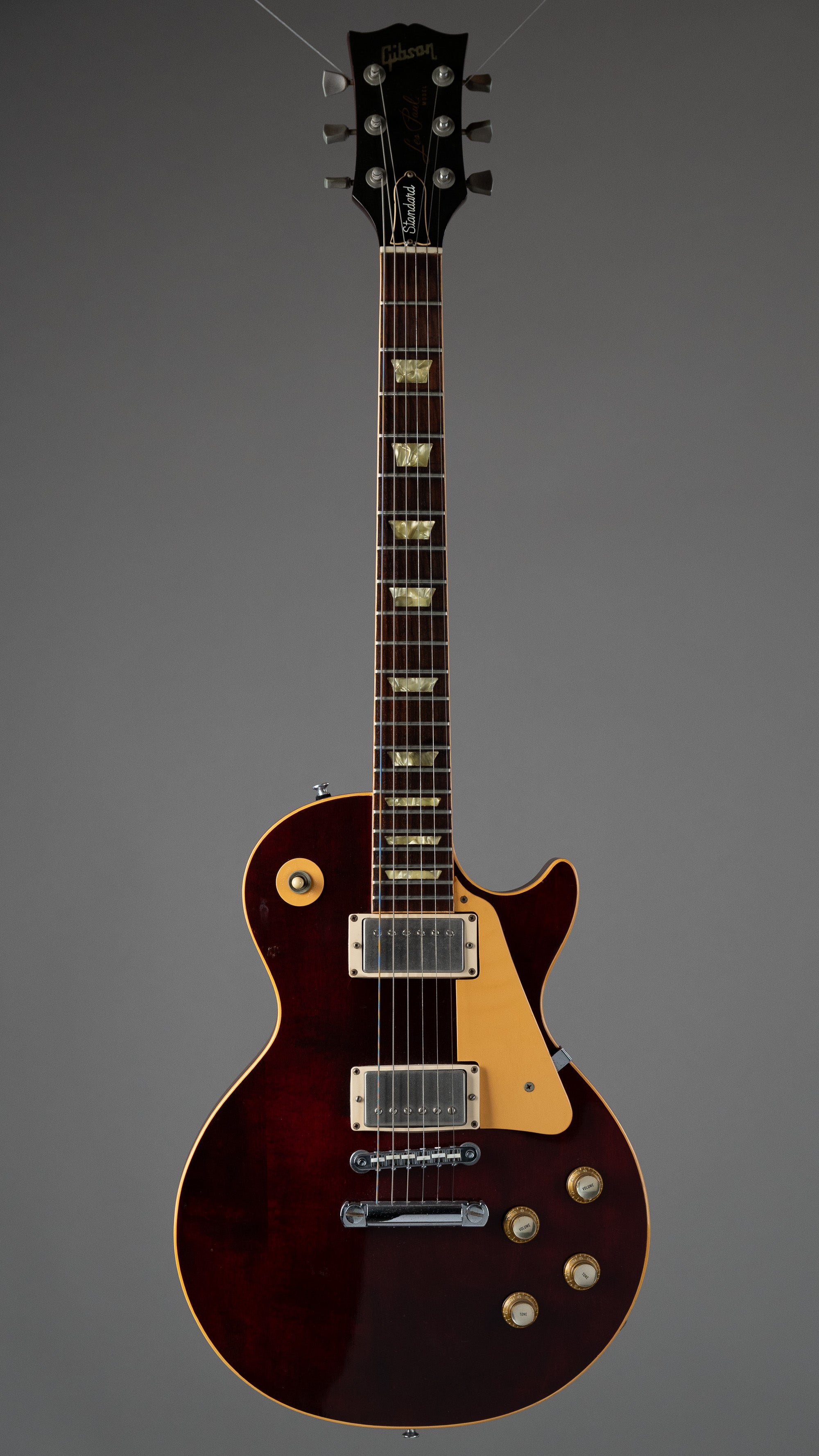 1977 Gibson Les Paul Standard (USA, Wine Red, Chainsaw Case)