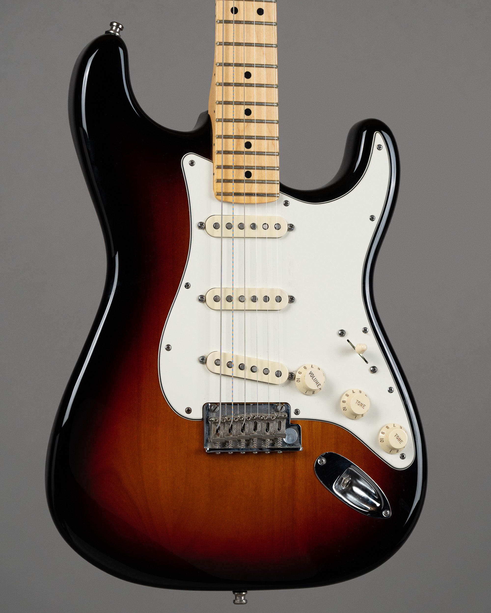 c2013 Fender American Standard Stratocaster (USA, Sunburst, OHSC)