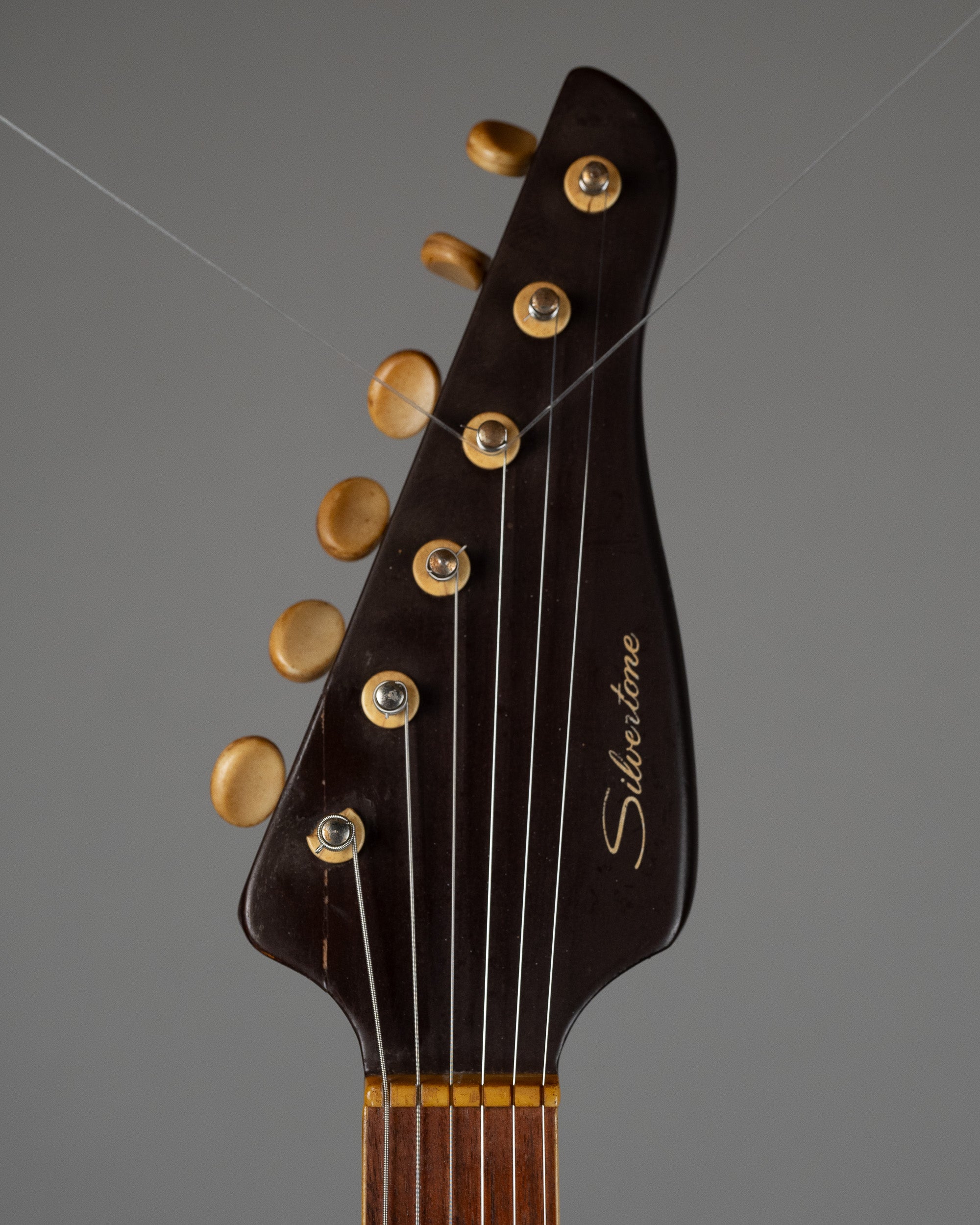 1960s Silvertone 14870 (Japan, Brown)