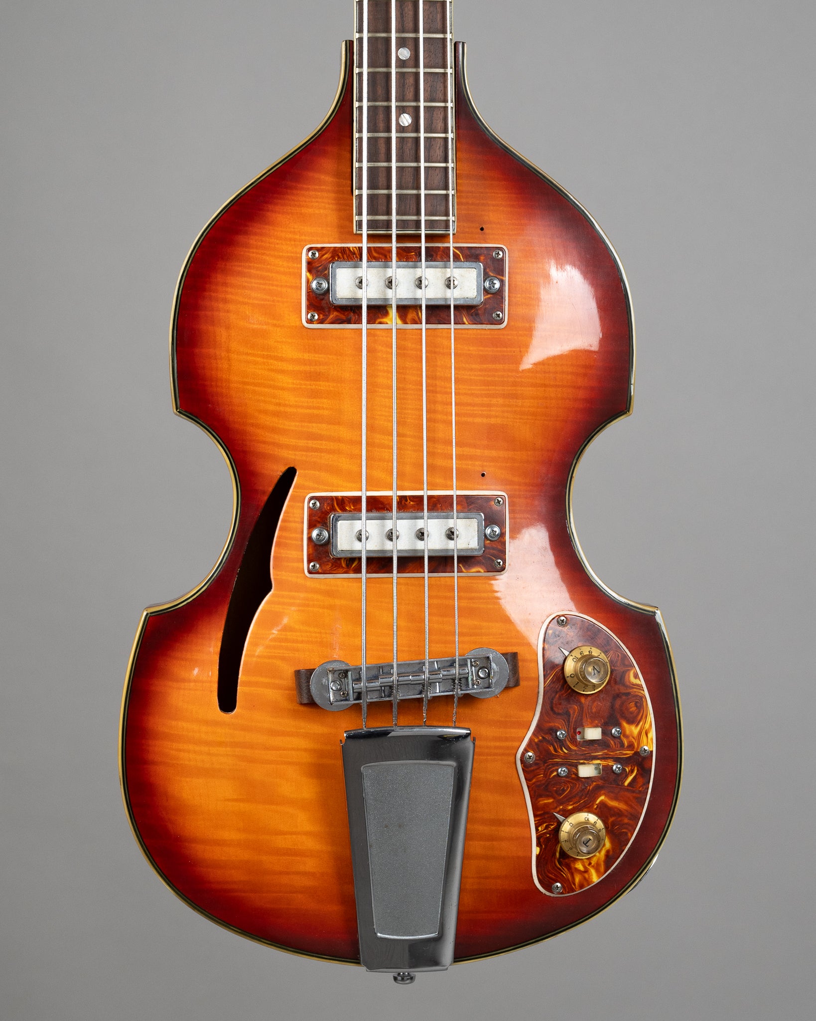 c1969 Guyatone Viola Bass (Japan, Sunburst, OHSC)