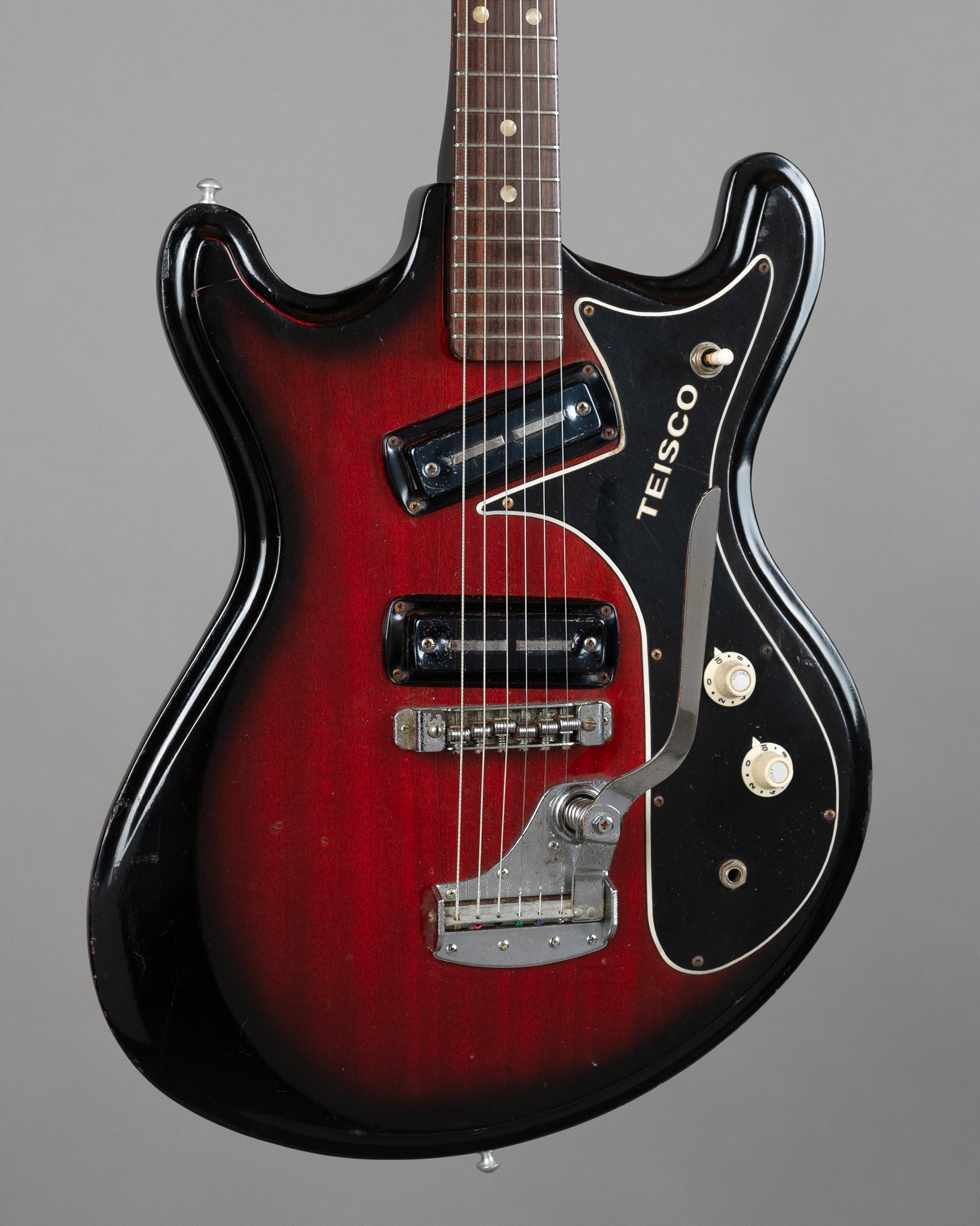 c1967 Teisco V-2 (Japan, Redburst)