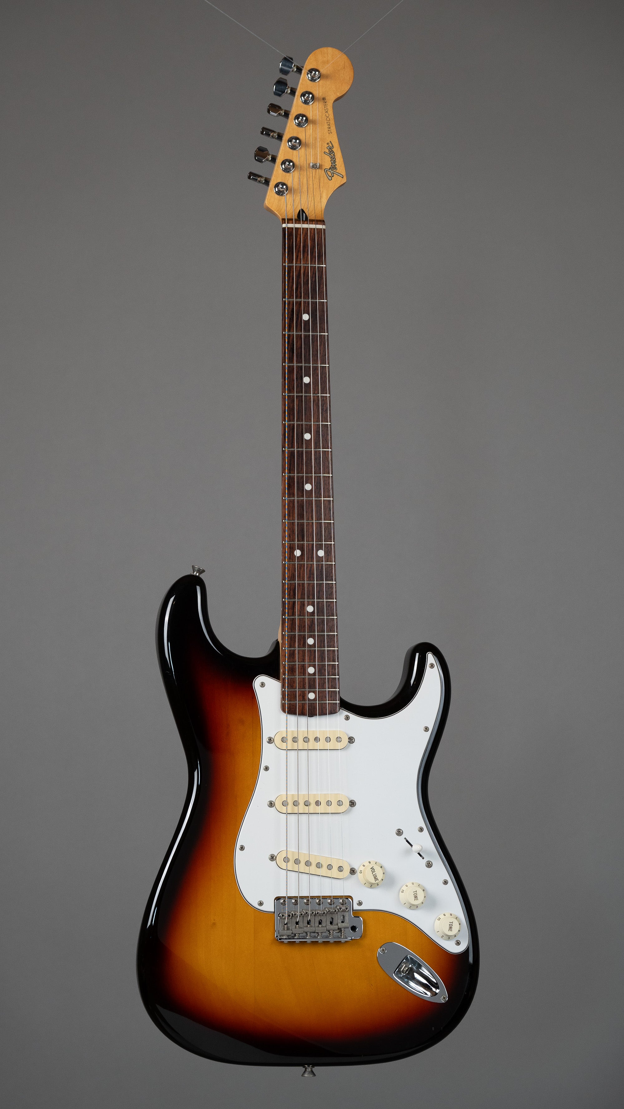 2014 Fender Standard Series Stratocaster (Japan, Sunburst)