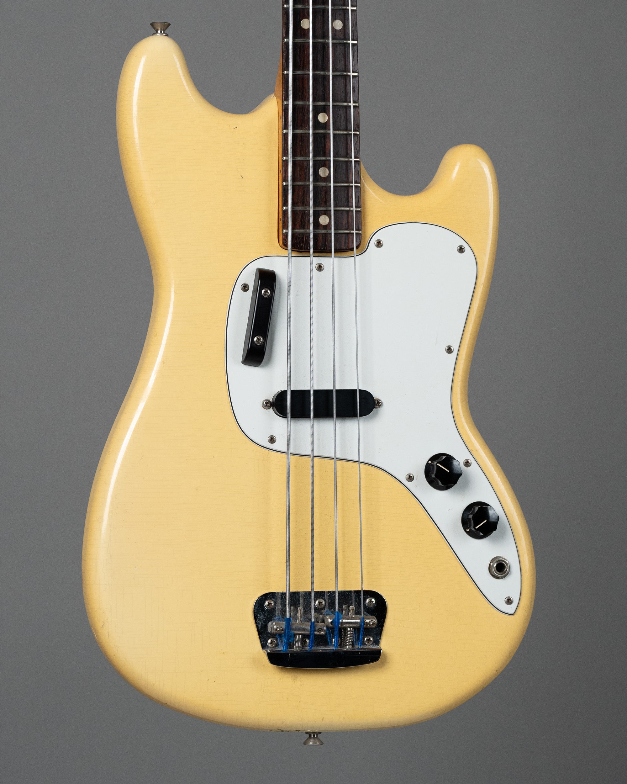 1975 Fender Musicmaster Bass (USA, Olympic White)