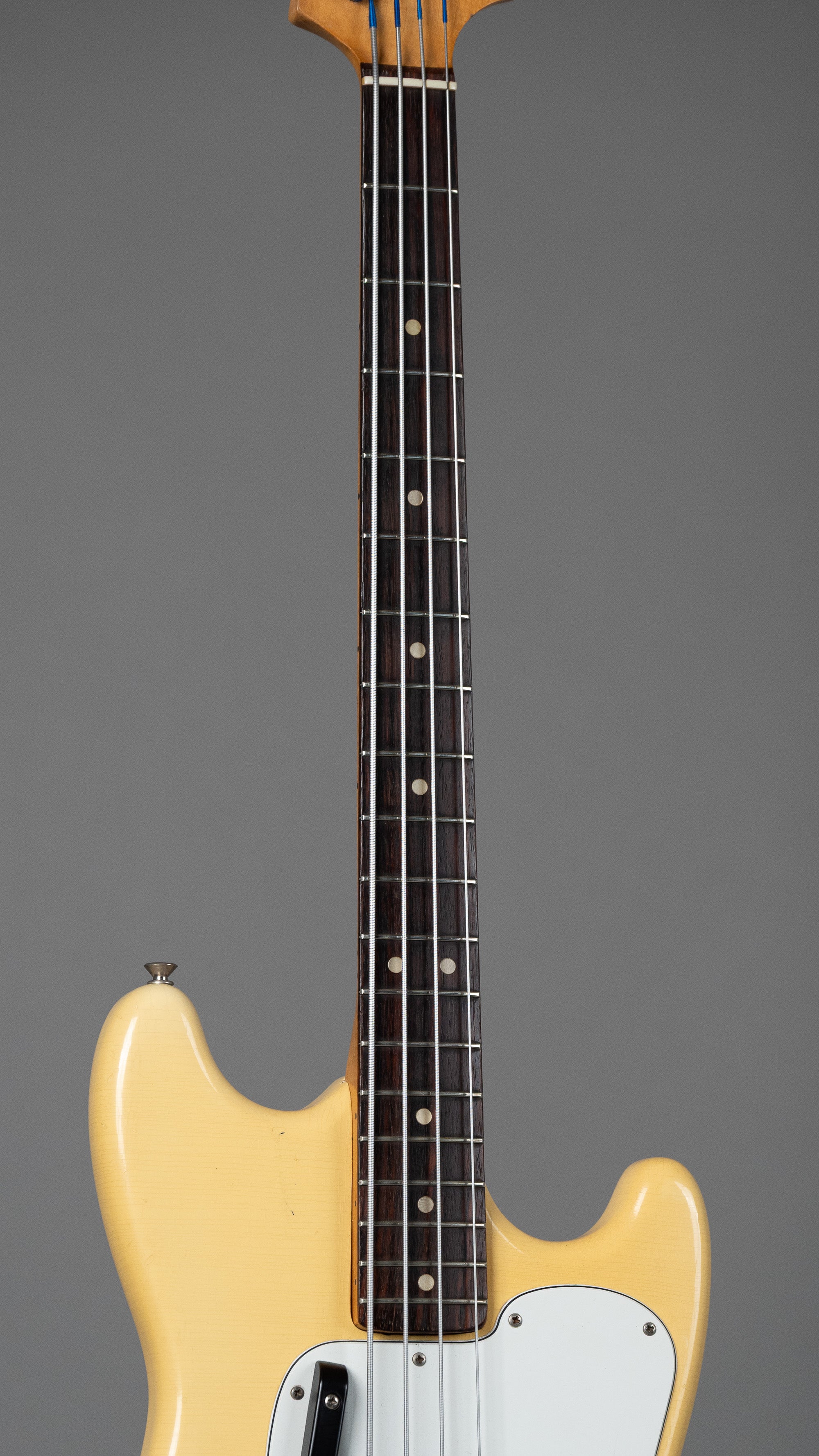 1975 Fender Musicmaster Bass (USA, Olympic White)
