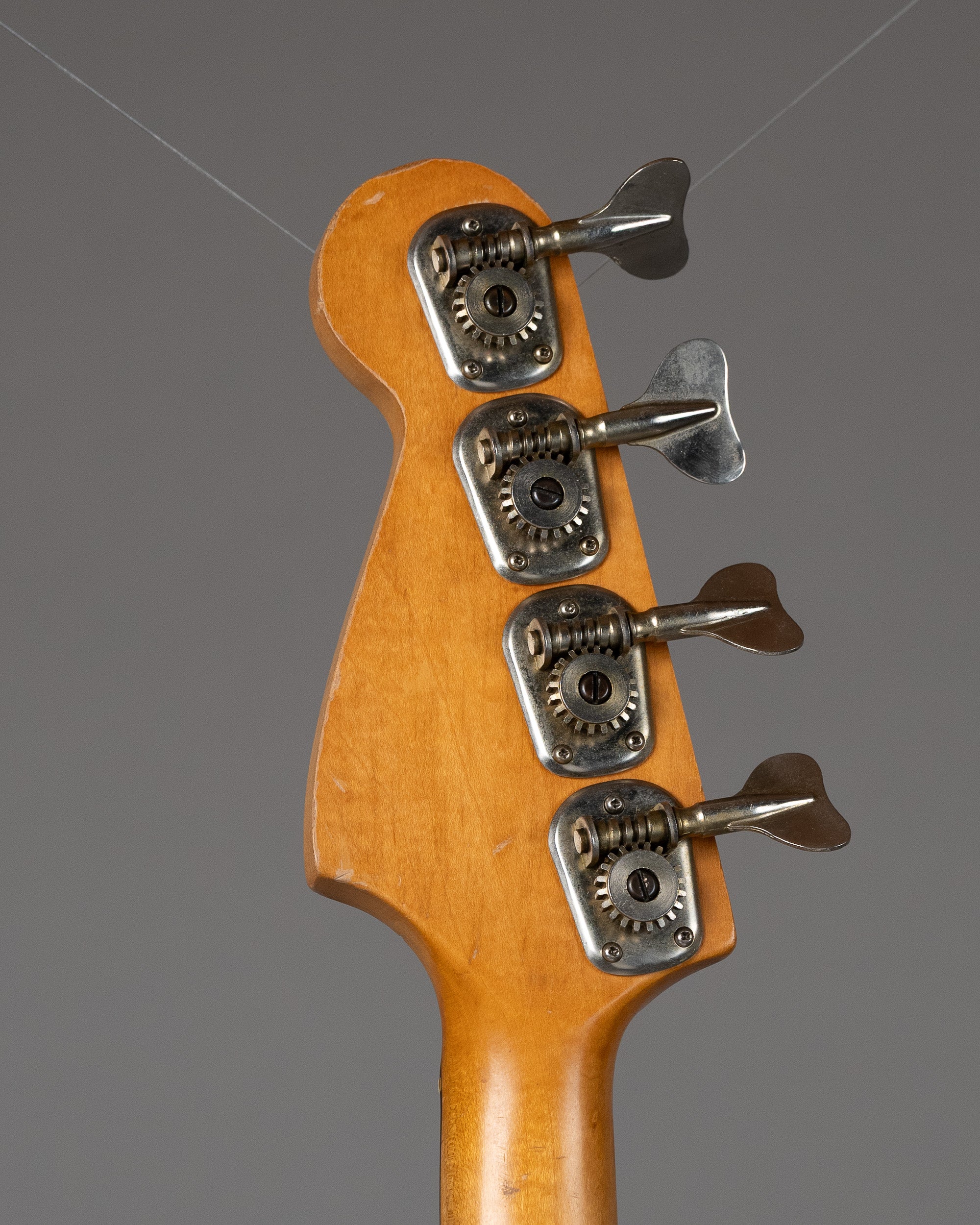 1975 Fender Musicmaster Bass (USA, Olympic White)