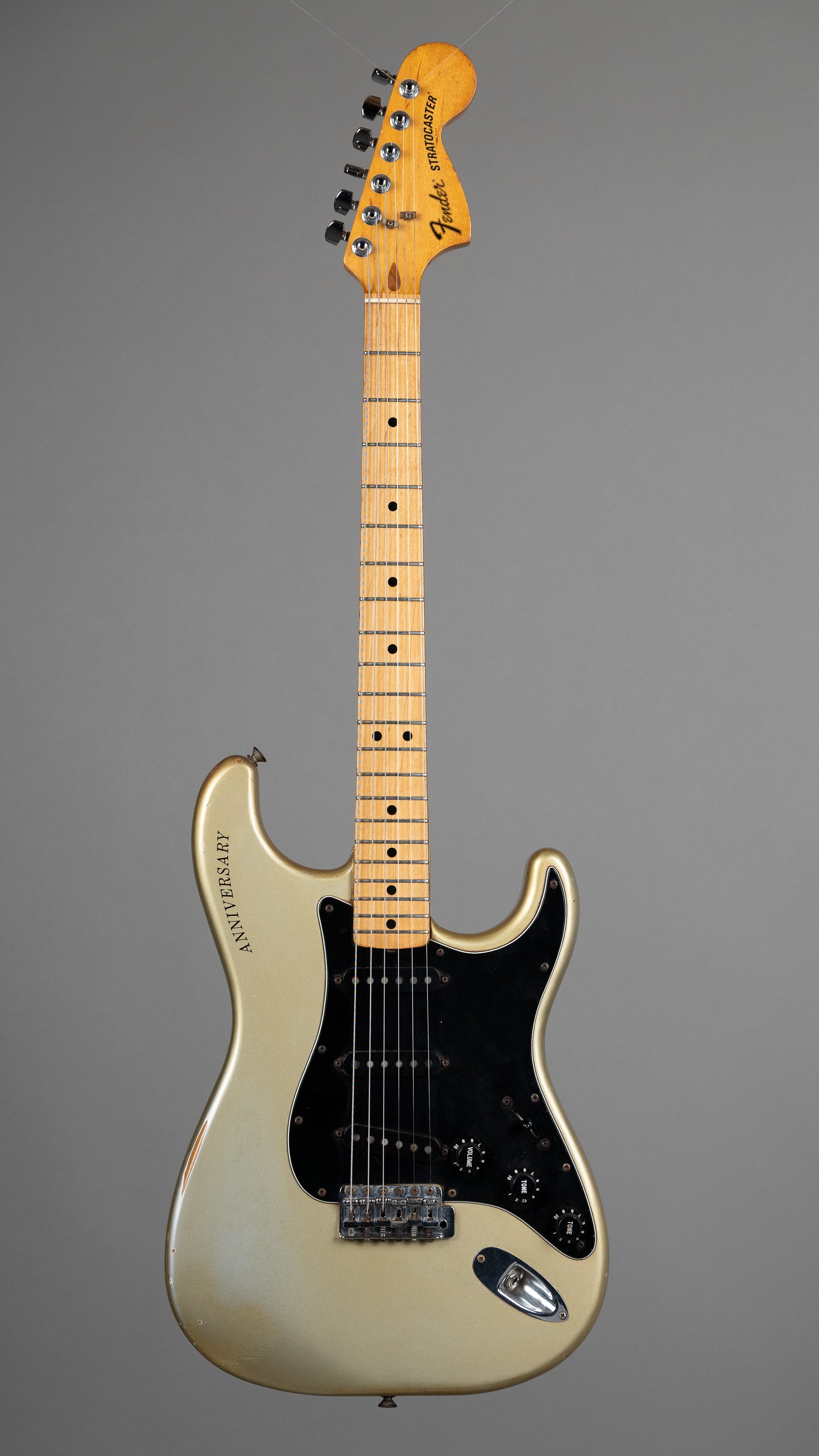1979 Fender Anniversary Stratocaster (USA, Silver, Fender Tweed Case)