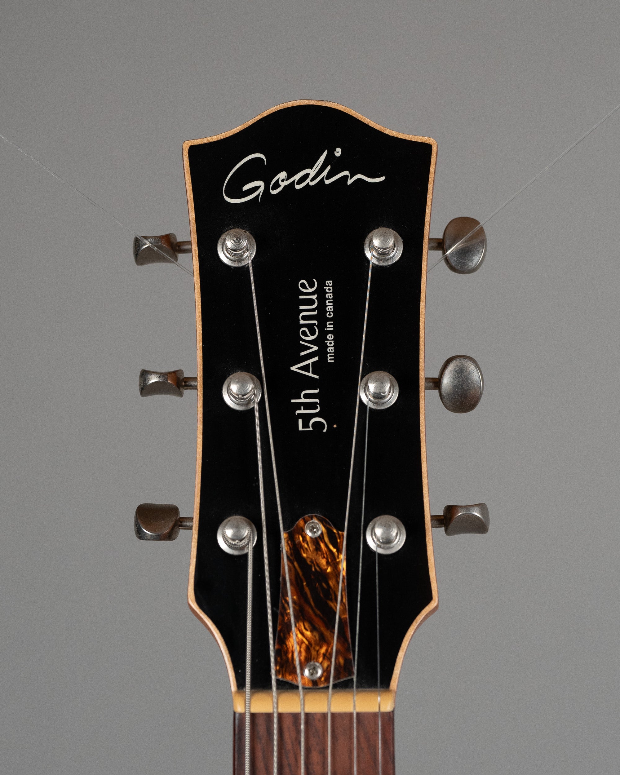 c2020s Godin 5th Ave CW Kingpin II (Canada, Natural, OHSC)