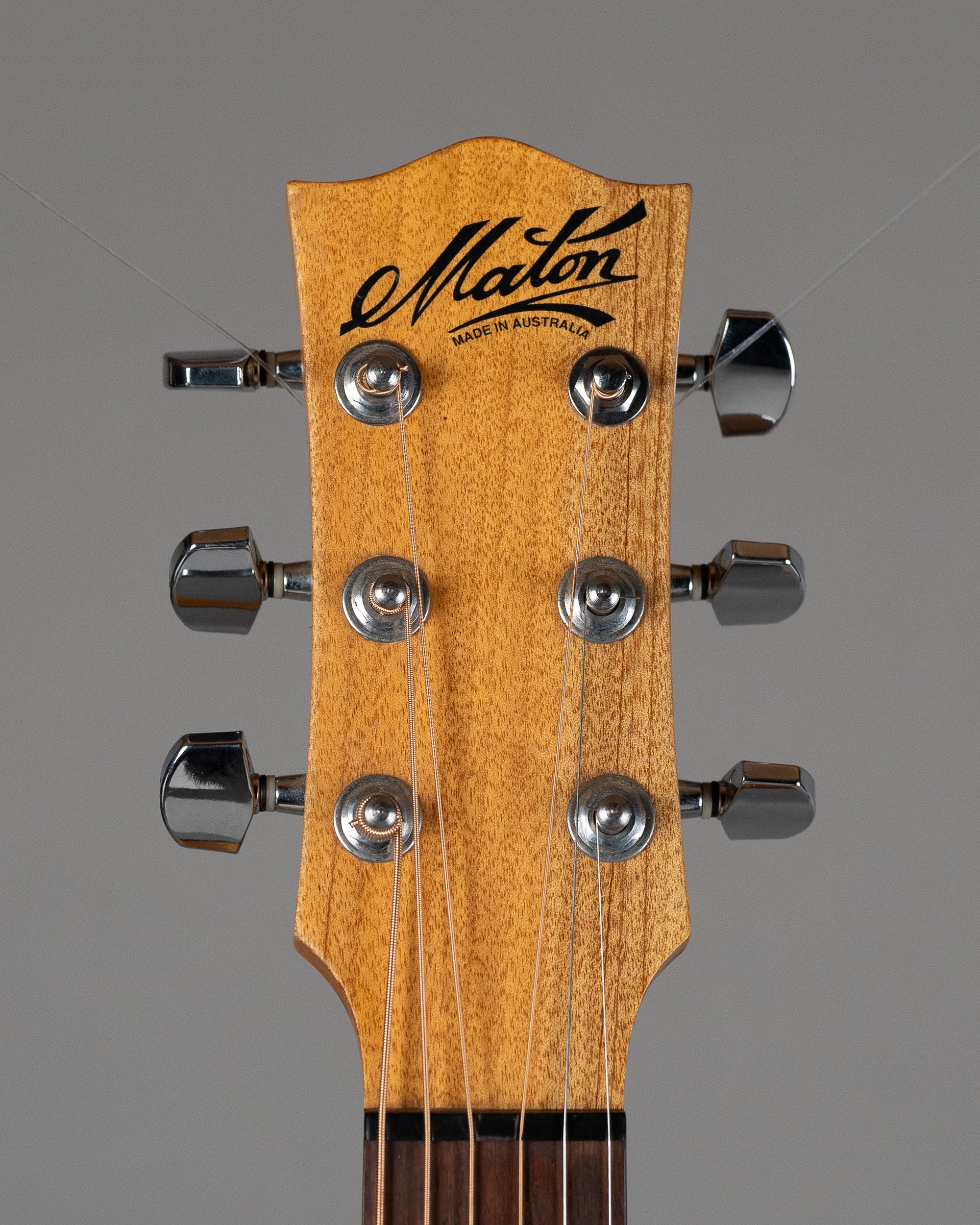 c2004 Maton M225C (Australian, Natural, Foam Case)