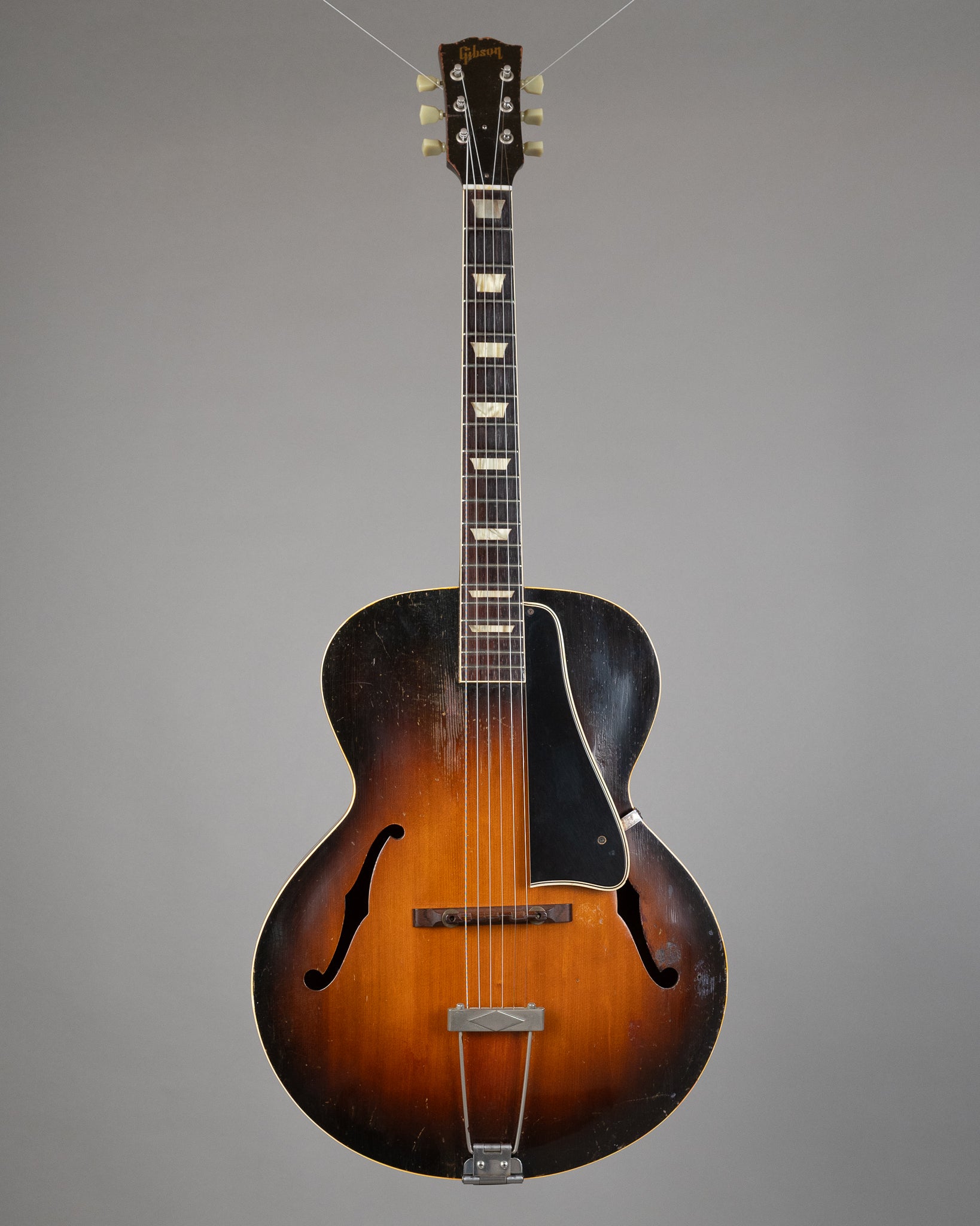 c1952 Gibson L-50 (USA, Sunburst, HSC)