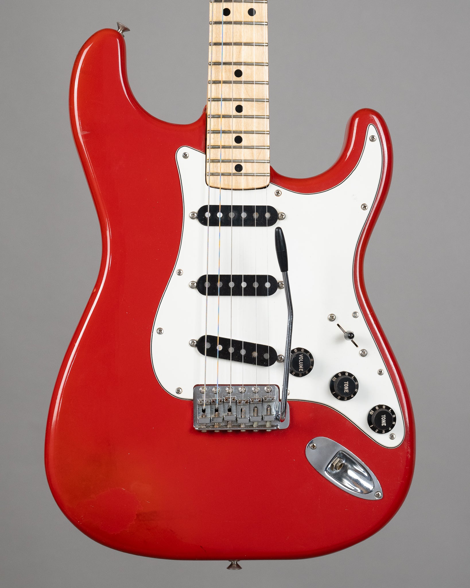 1979 Fender Stratocaster International Series (USA, Moroccan Red, HSC)