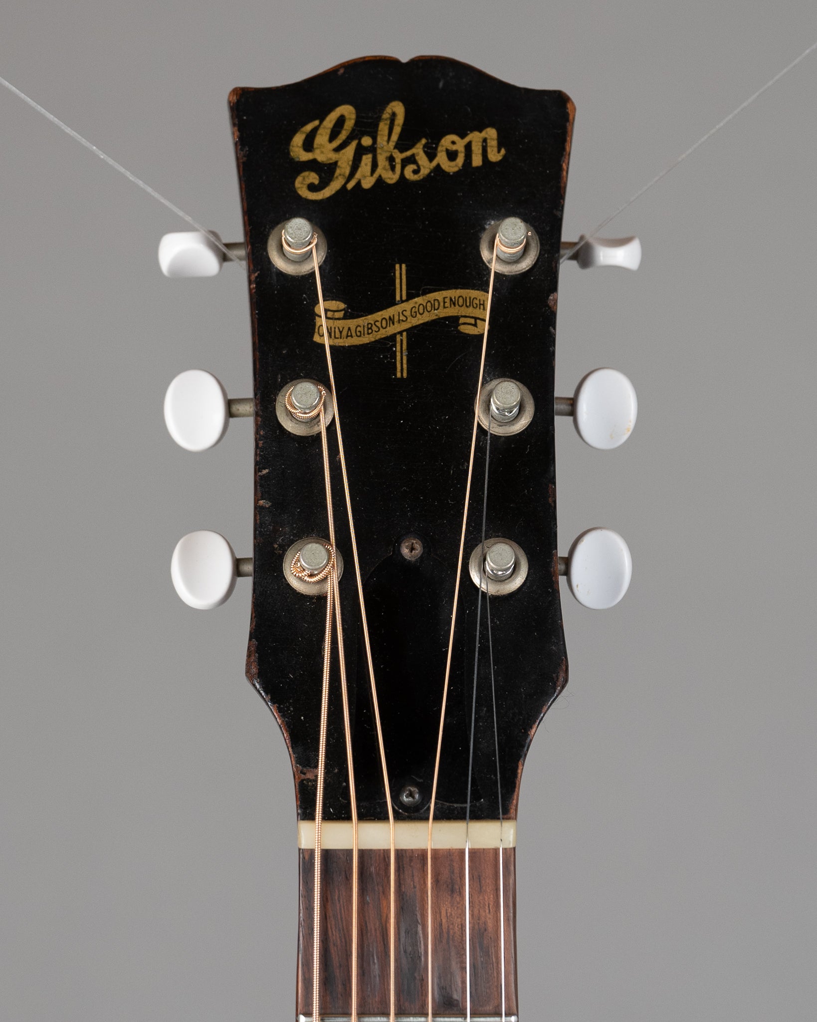 c1942 Gibson J-45 Banner (USA, Non Truss Rod Model, Sunburst, HSC)