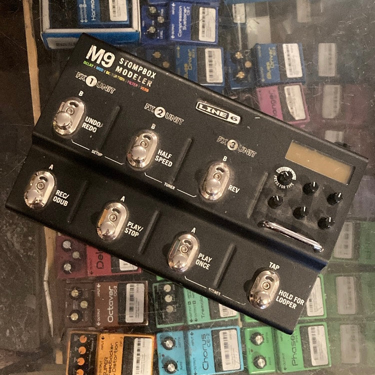 c2000 Line 6 M9 Multi Effects (China, Expression pedal, PSU, Bag)