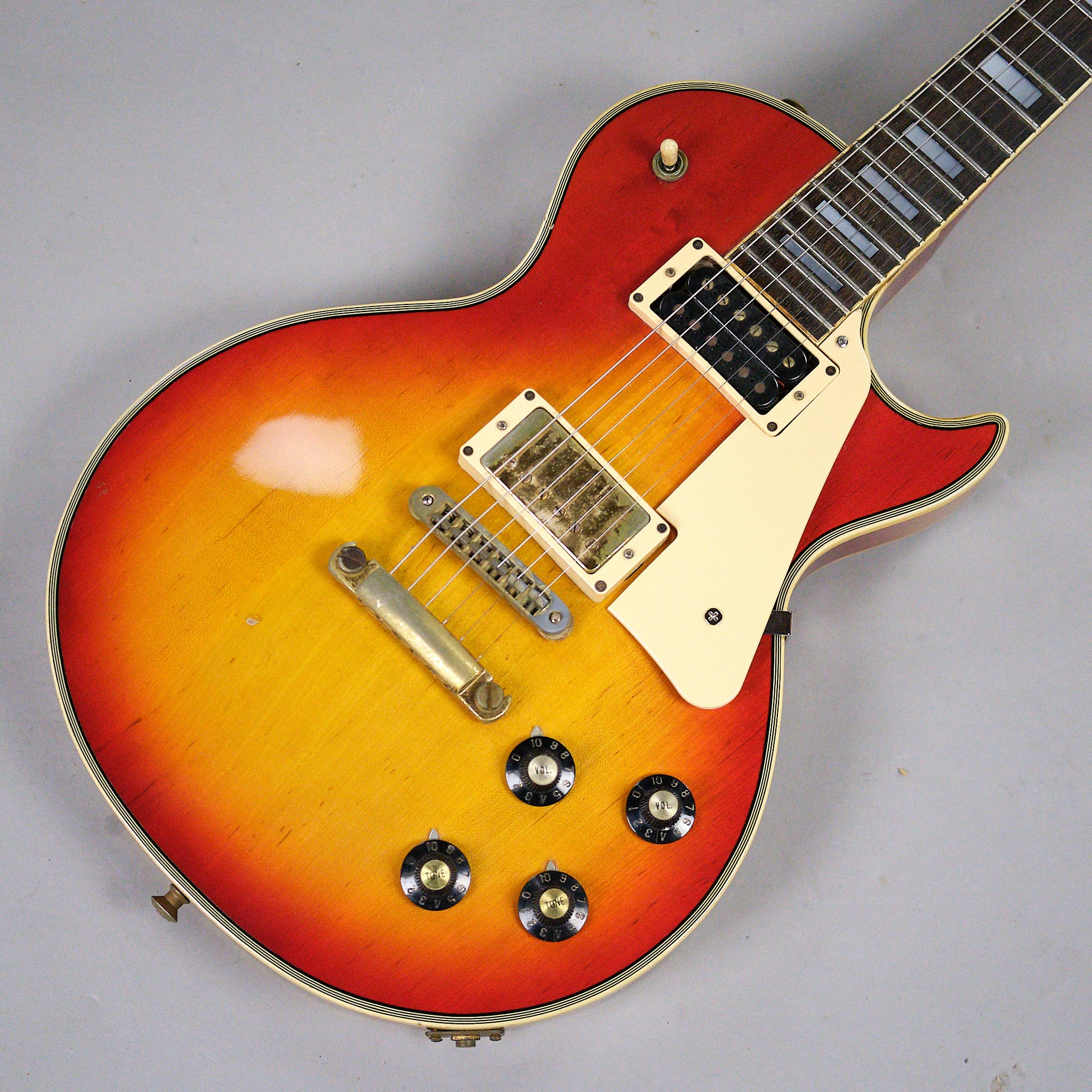 ギター 1978 Gibson Les Paul custom greco 1978 Greco Japan EG-600PR 3PU Les Paul Custom (Cherry