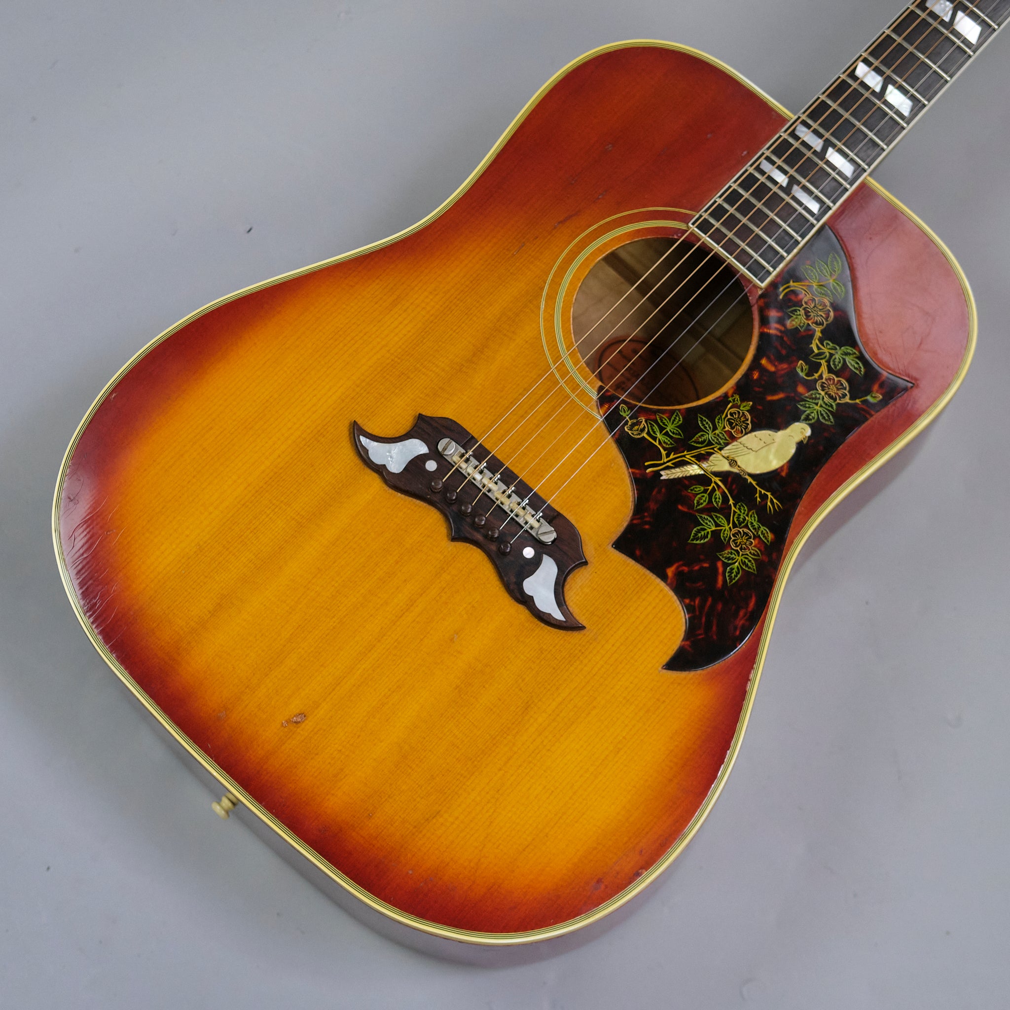 1962 Gibson Dove (USA, Cherry Sunburst, HSC)