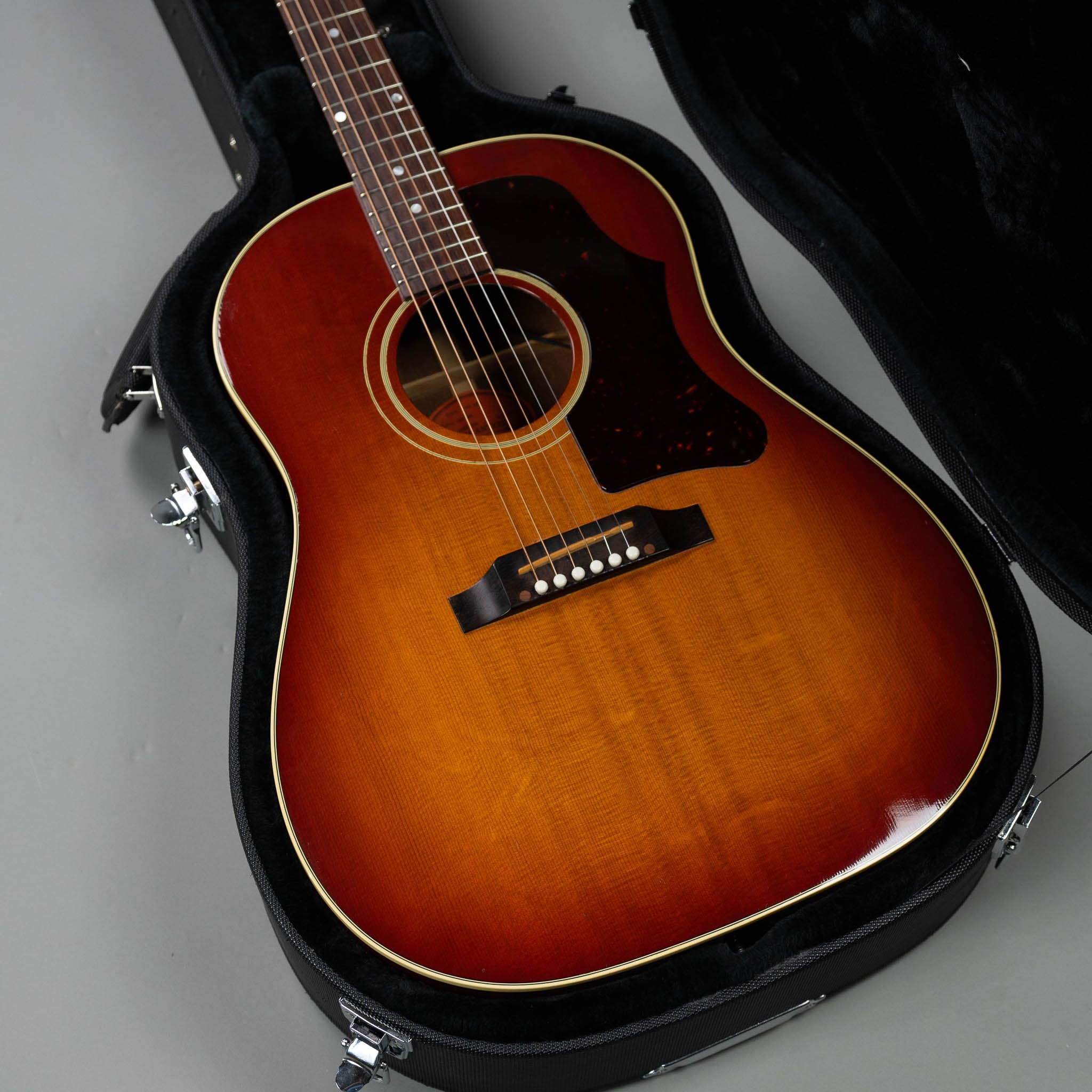 1999 Gibson J-45 (USA, Heritage Cherry Sunburst, Pickup, HSC)