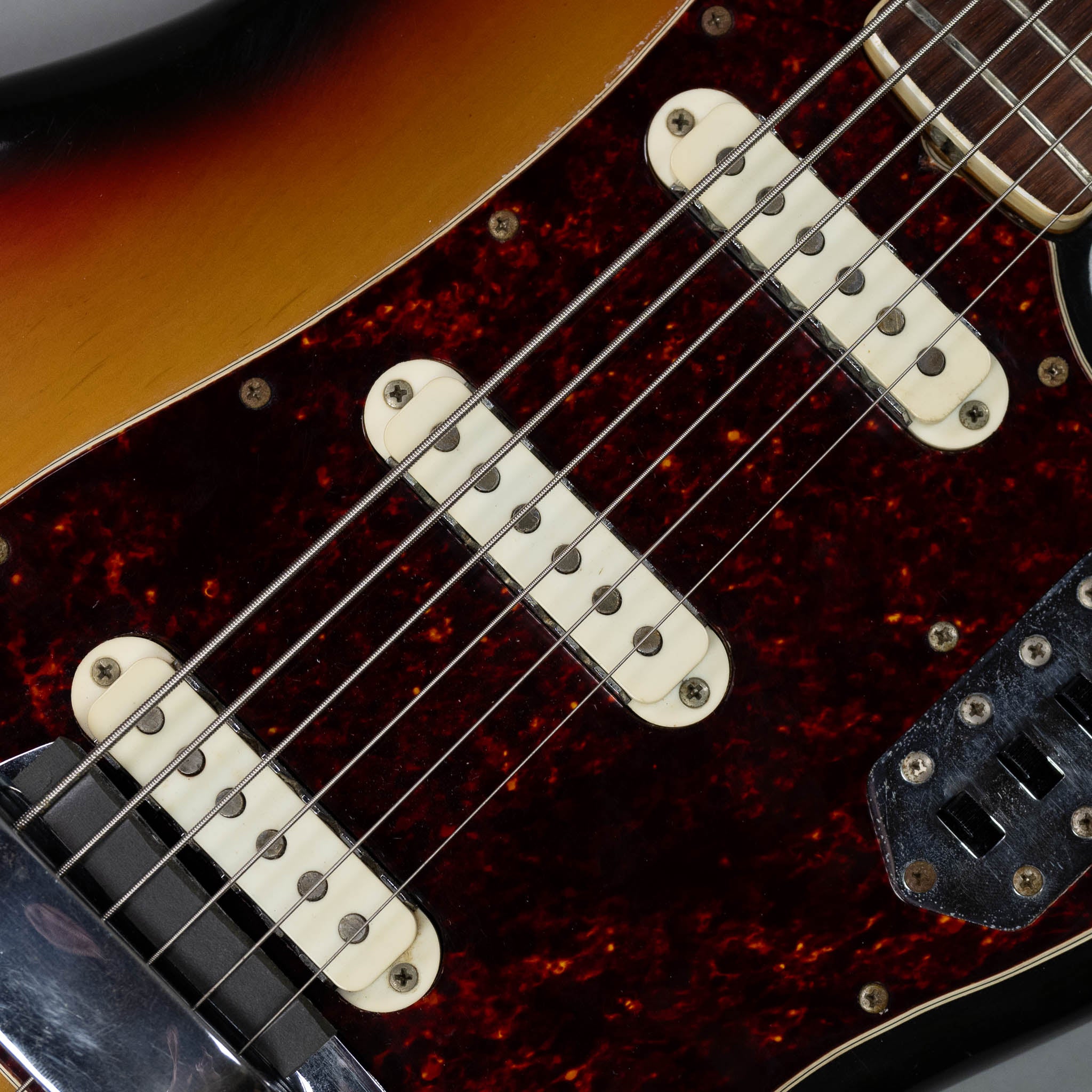 1975 Fender Bass VI (USA, Sunburst, OHSC)