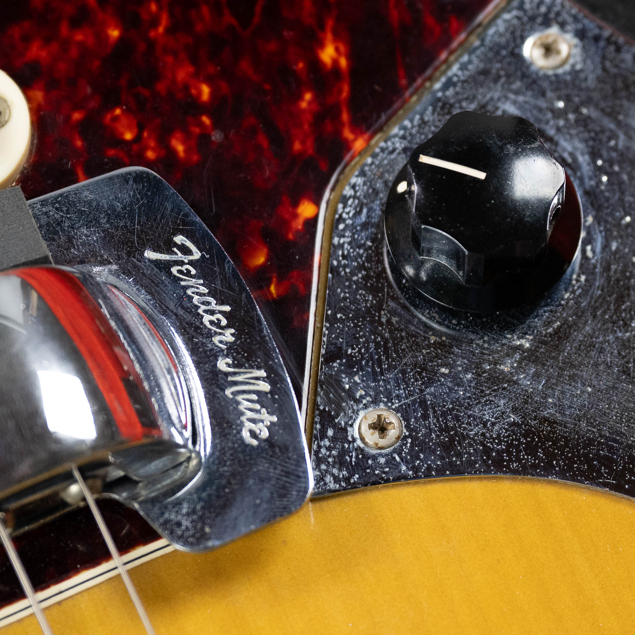 1975 Fender Bass VI (USA, Sunburst, OHSC)