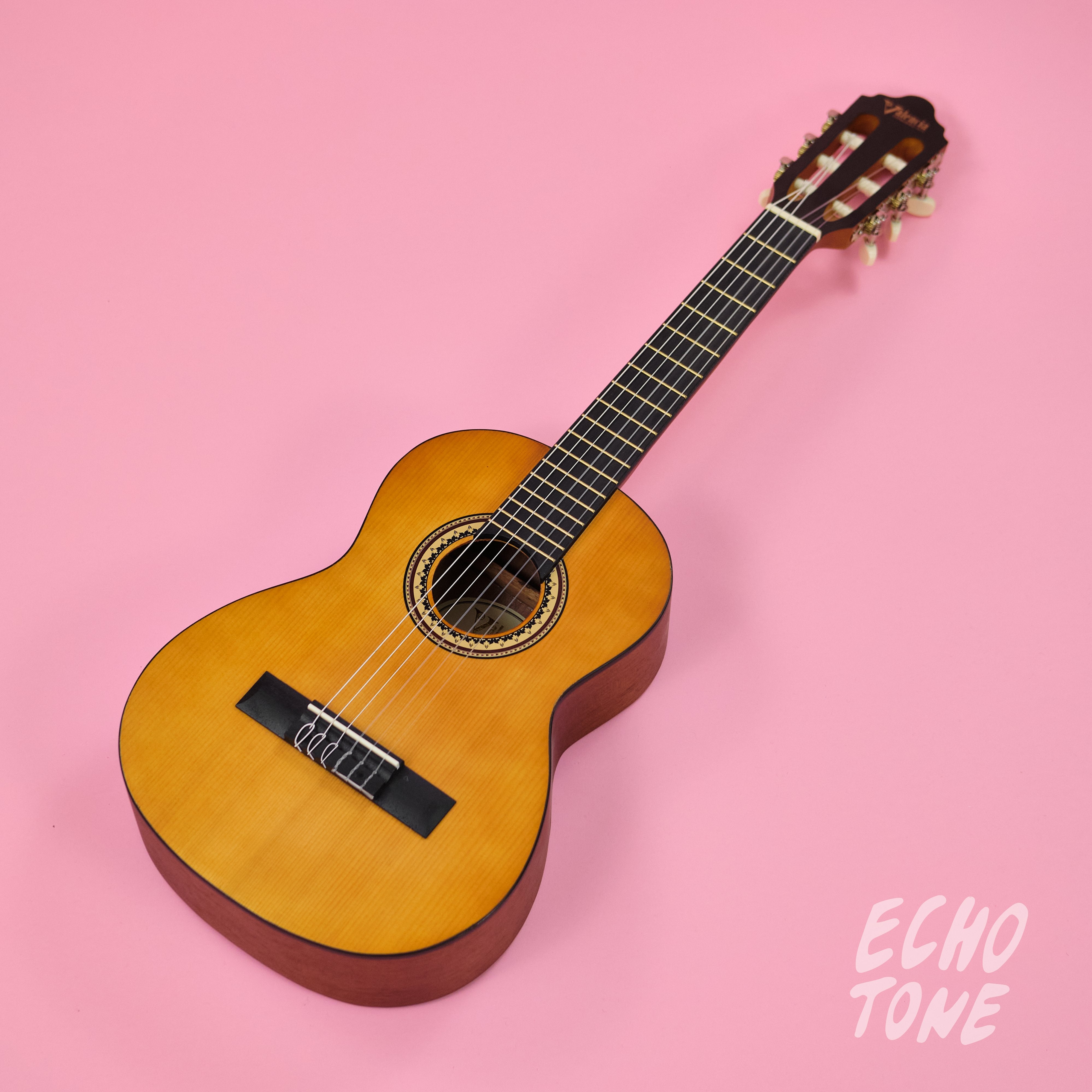 Valencia VC204 Full Size Classical (Natural)