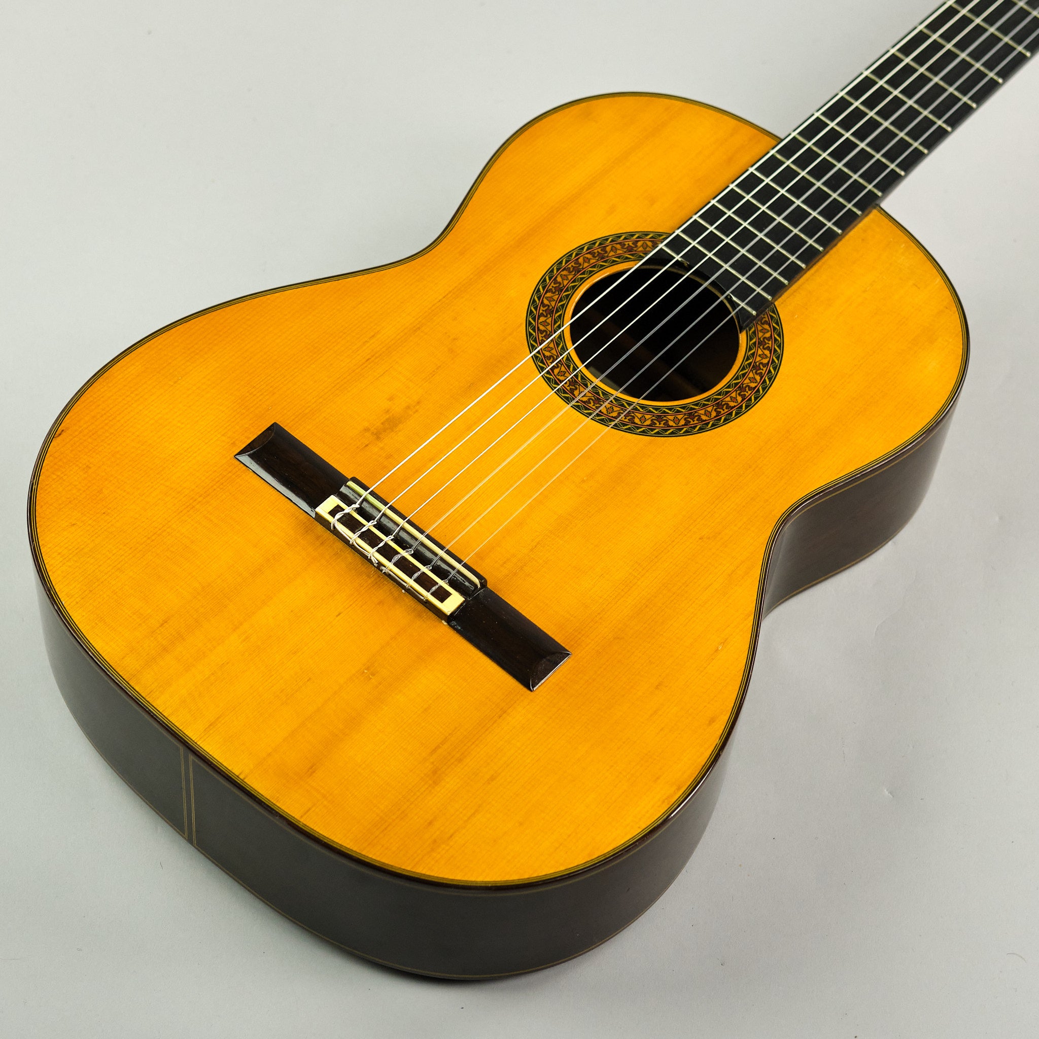 1975 Kazuo Ichiyanagi No. 200 Classical Guitar (Japan, Nat)*