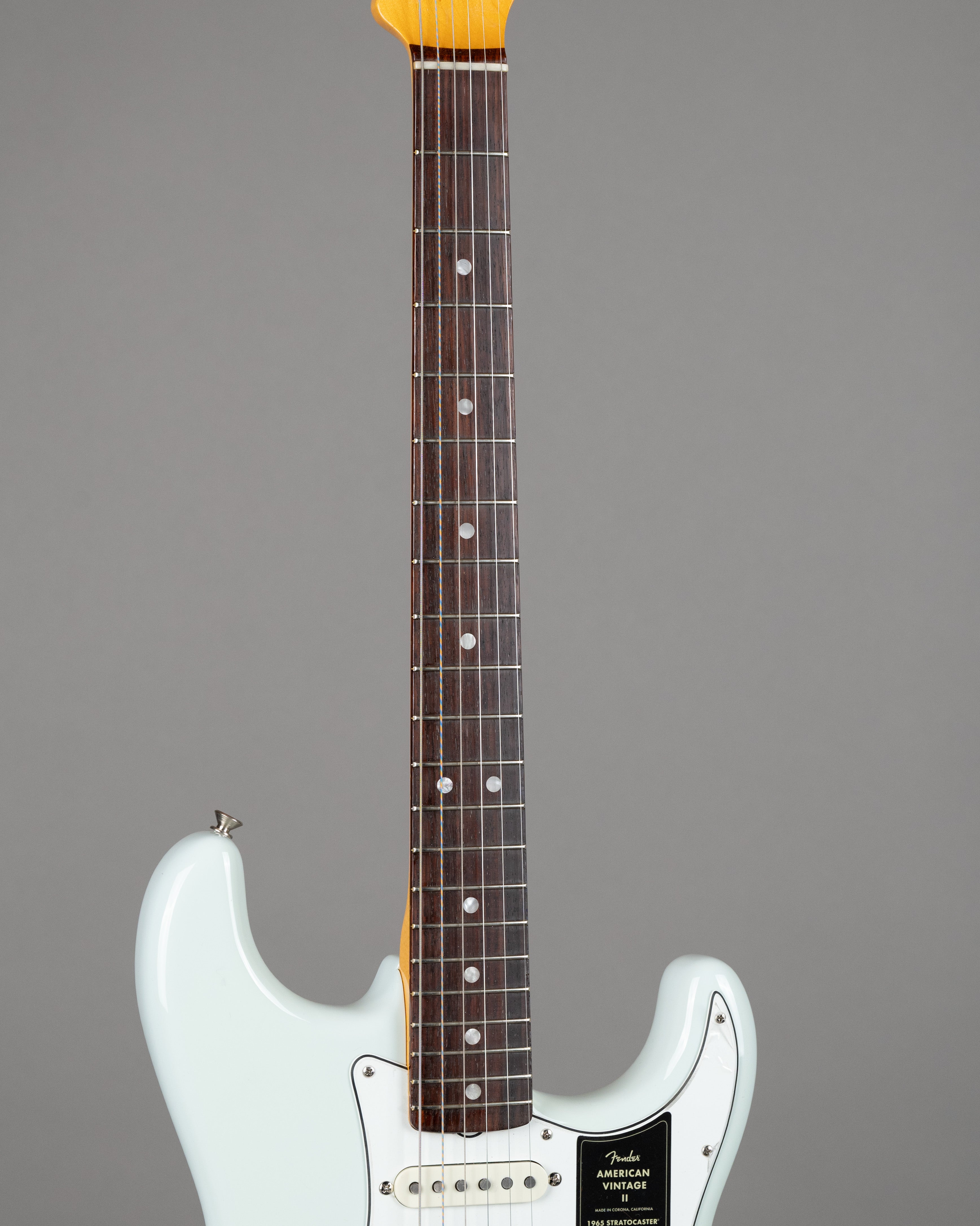 **Fender American Vintage II 1965 Stratocaster (Round-Lam Rosewood Fingerboard, Sonic Blue)** EX DEMO