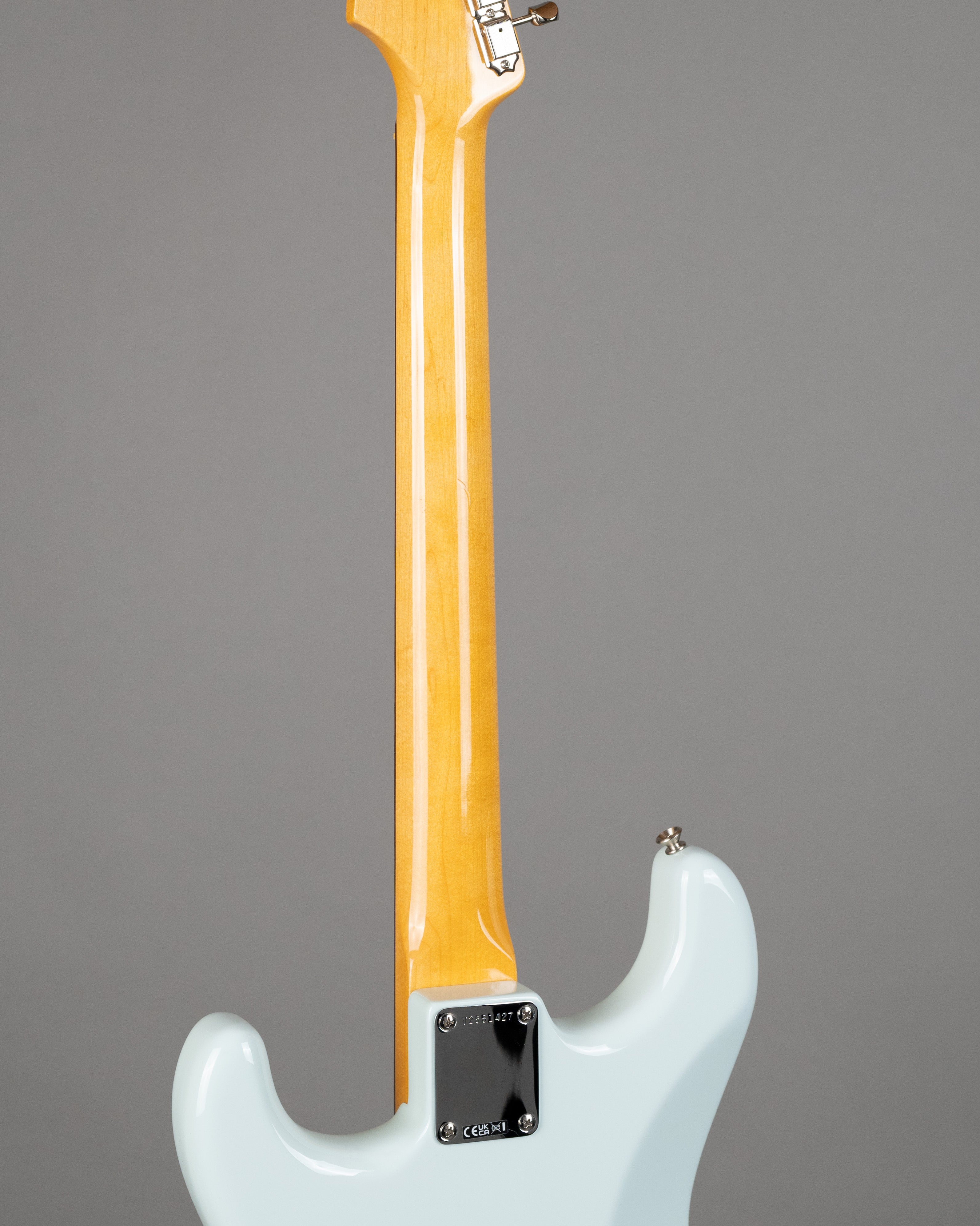 **Fender American Vintage II 1965 Stratocaster (Round-Lam Rosewood Fingerboard, Sonic Blue)** EX DEMO