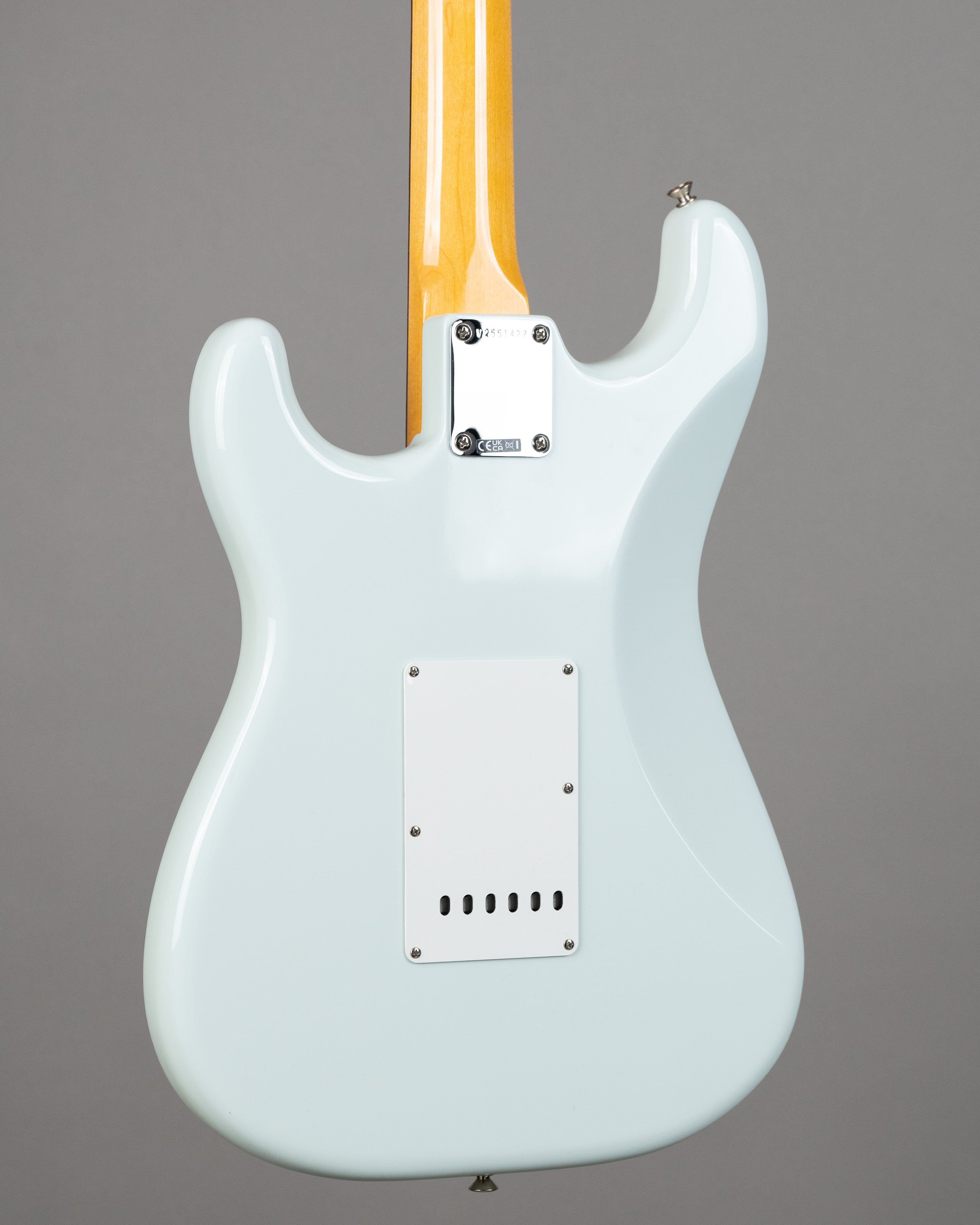 **Fender American Vintage II 1965 Stratocaster (Round-Lam Rosewood Fingerboard, Sonic Blue)** EX DEMO